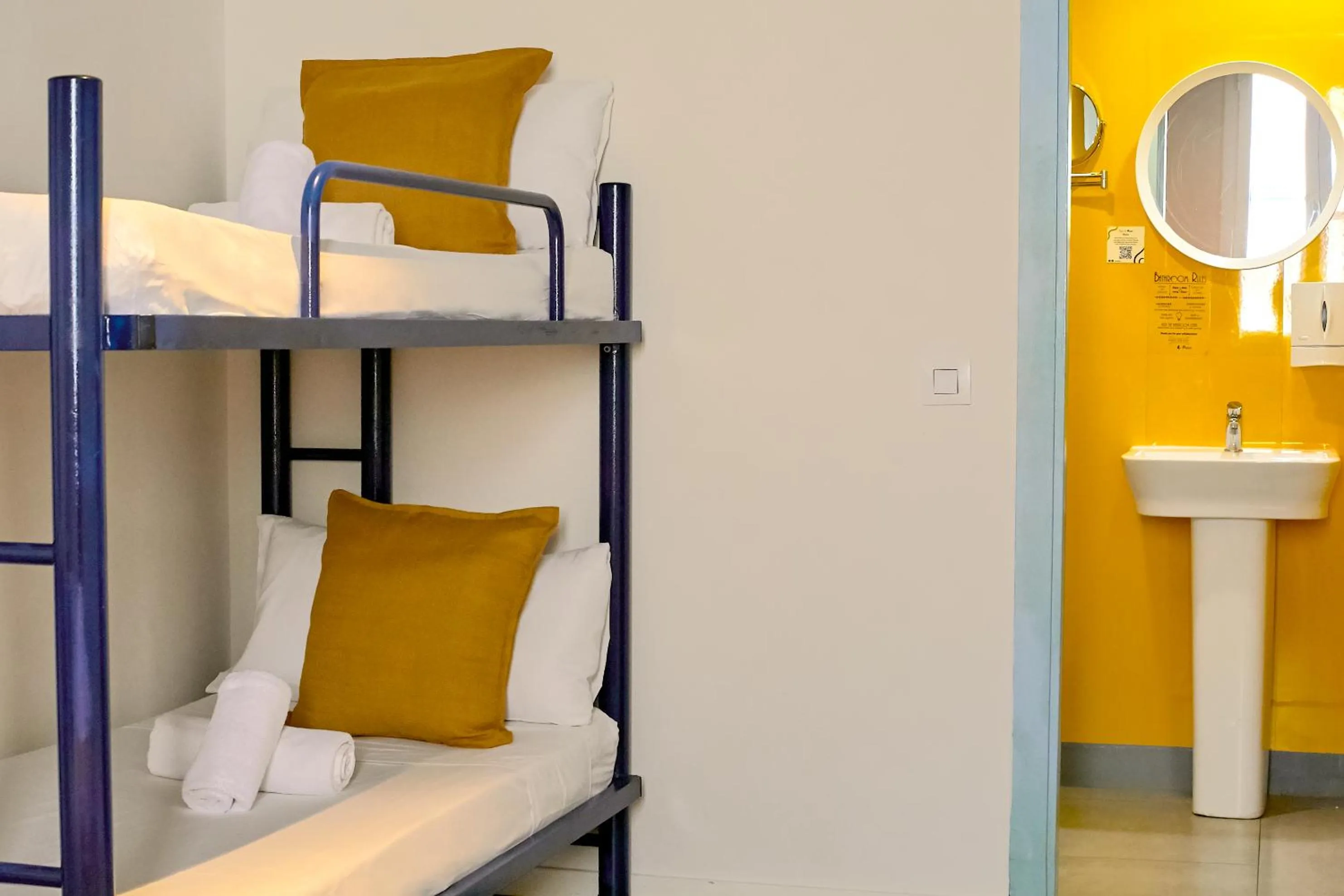 Property building, Bed in Sun & Moon Hostel