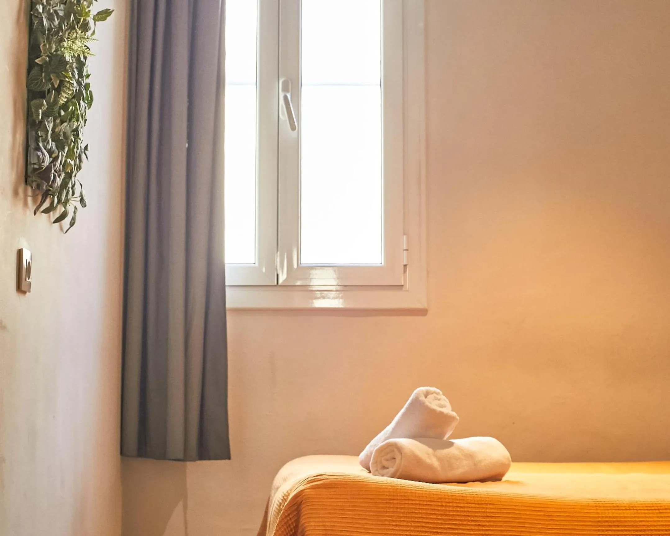 Property building, Bed in Sun & Moon Hostel