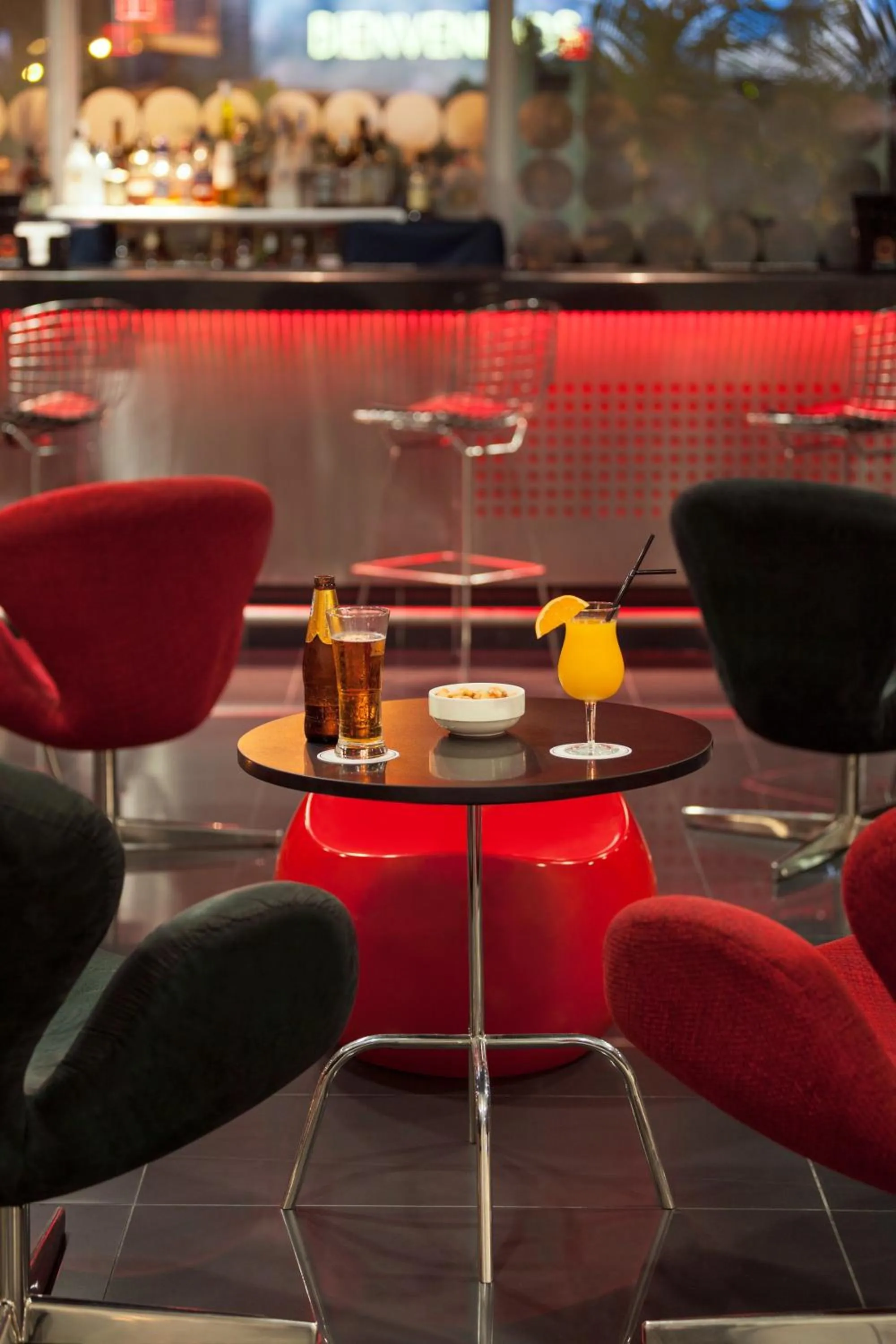 Lounge or bar in Wyndham Costa del Sol Lima Airport