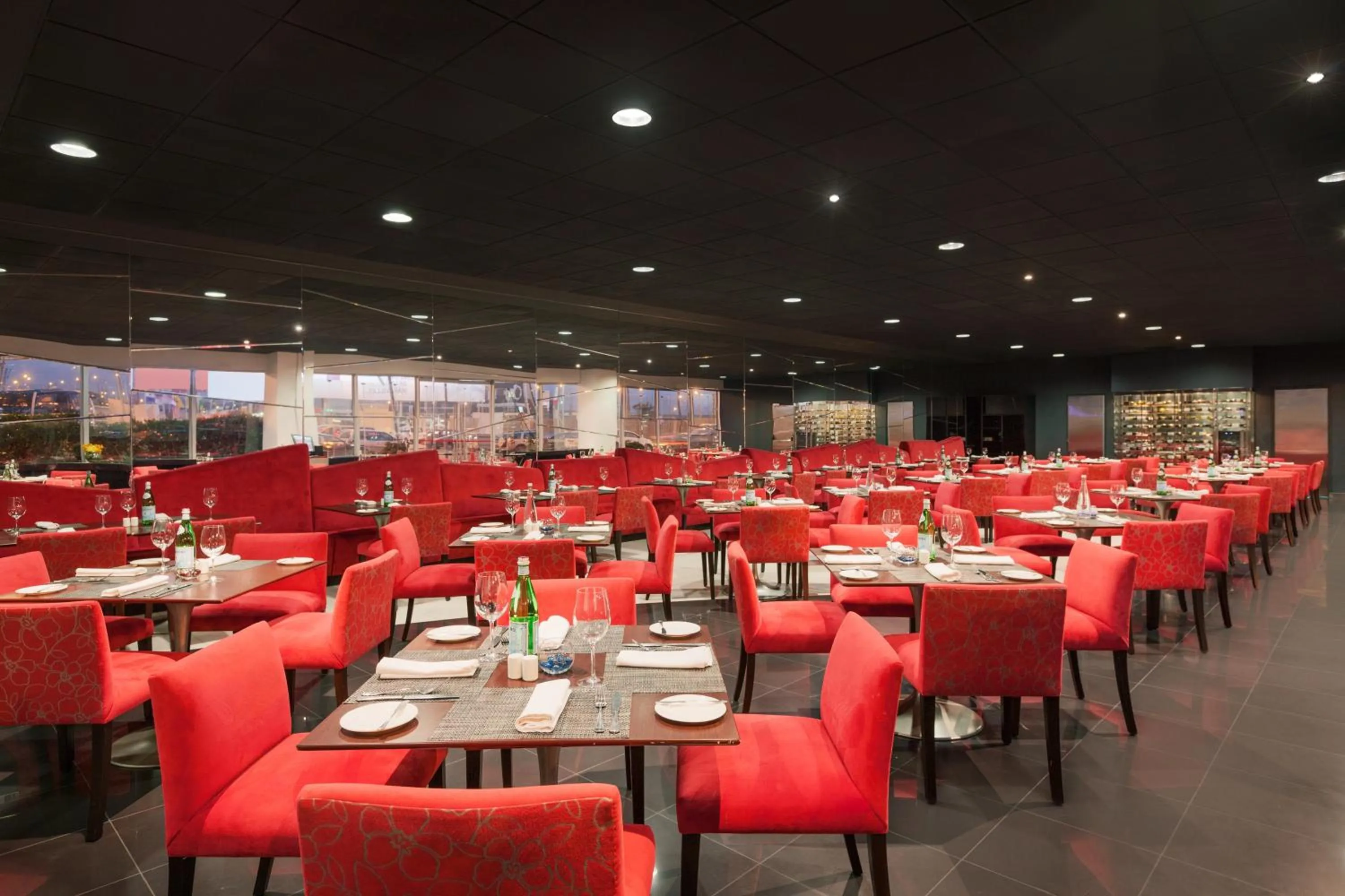 Restaurant/places to eat in Wyndham Costa del Sol Lima Airport