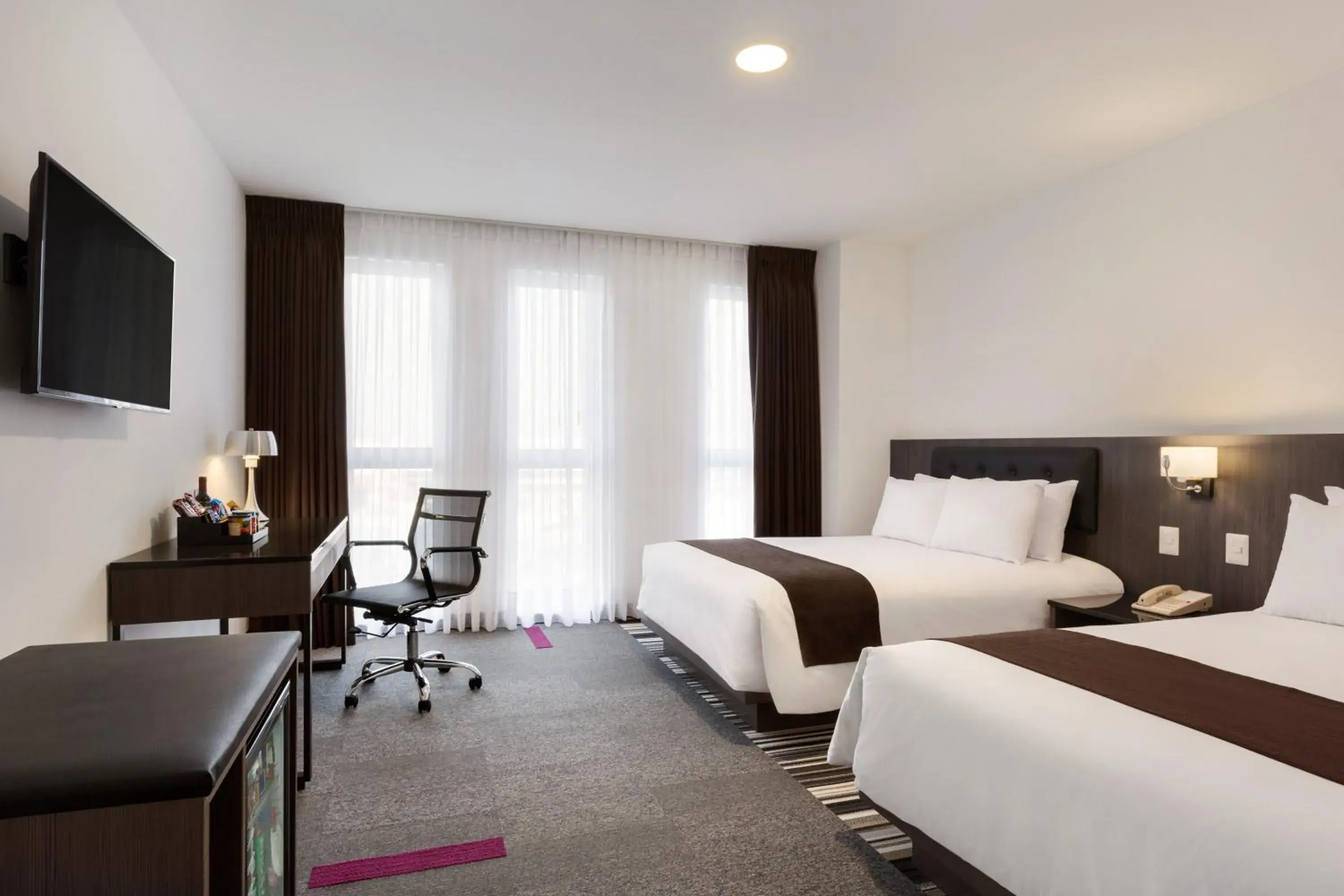 Twin Room in Wyndham Costa del Sol Lima Airport Twin Room in Wyndham Costa del Sol Lima Airport