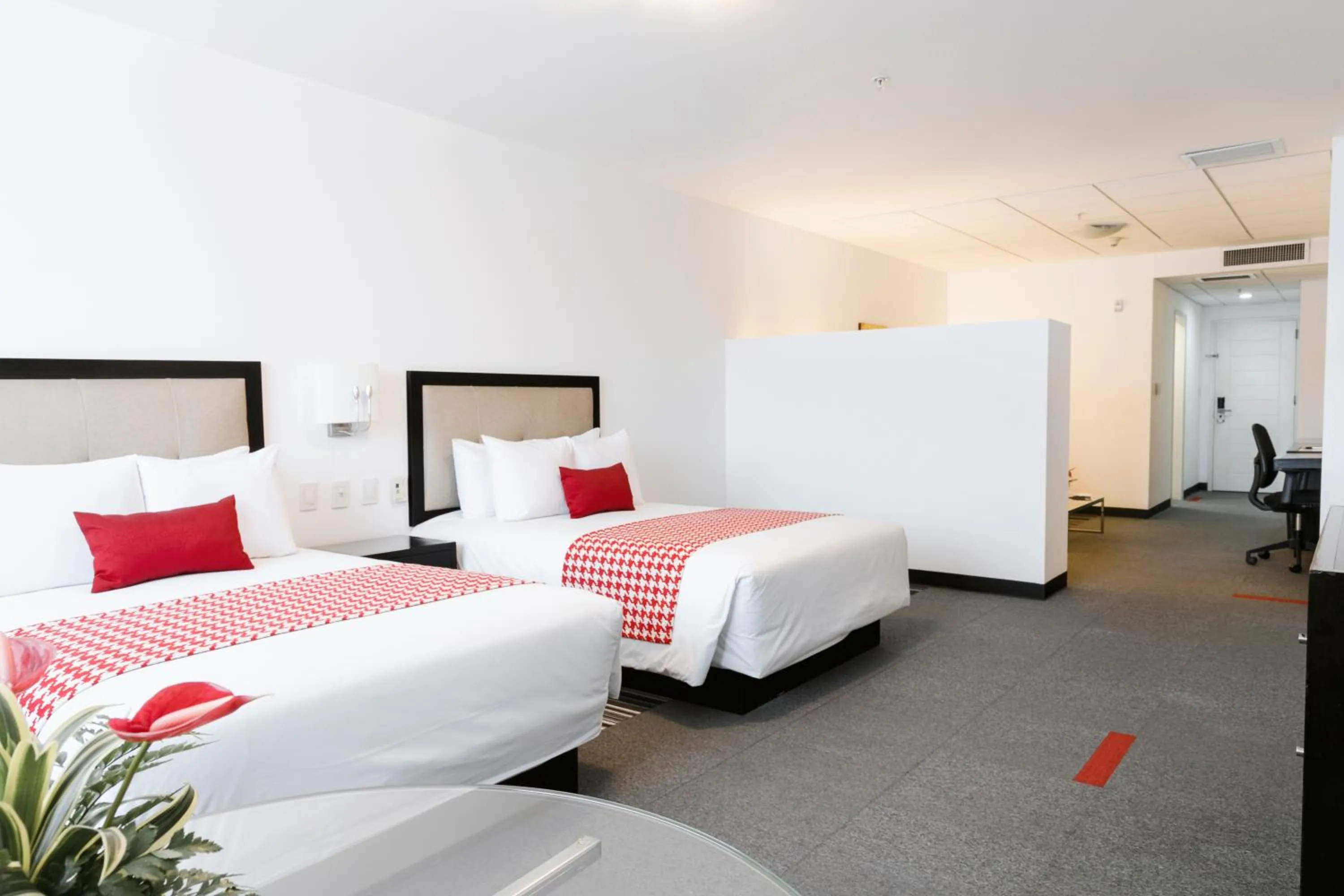 Bedroom, Bed in Wyndham Costa del Sol Lima Airport