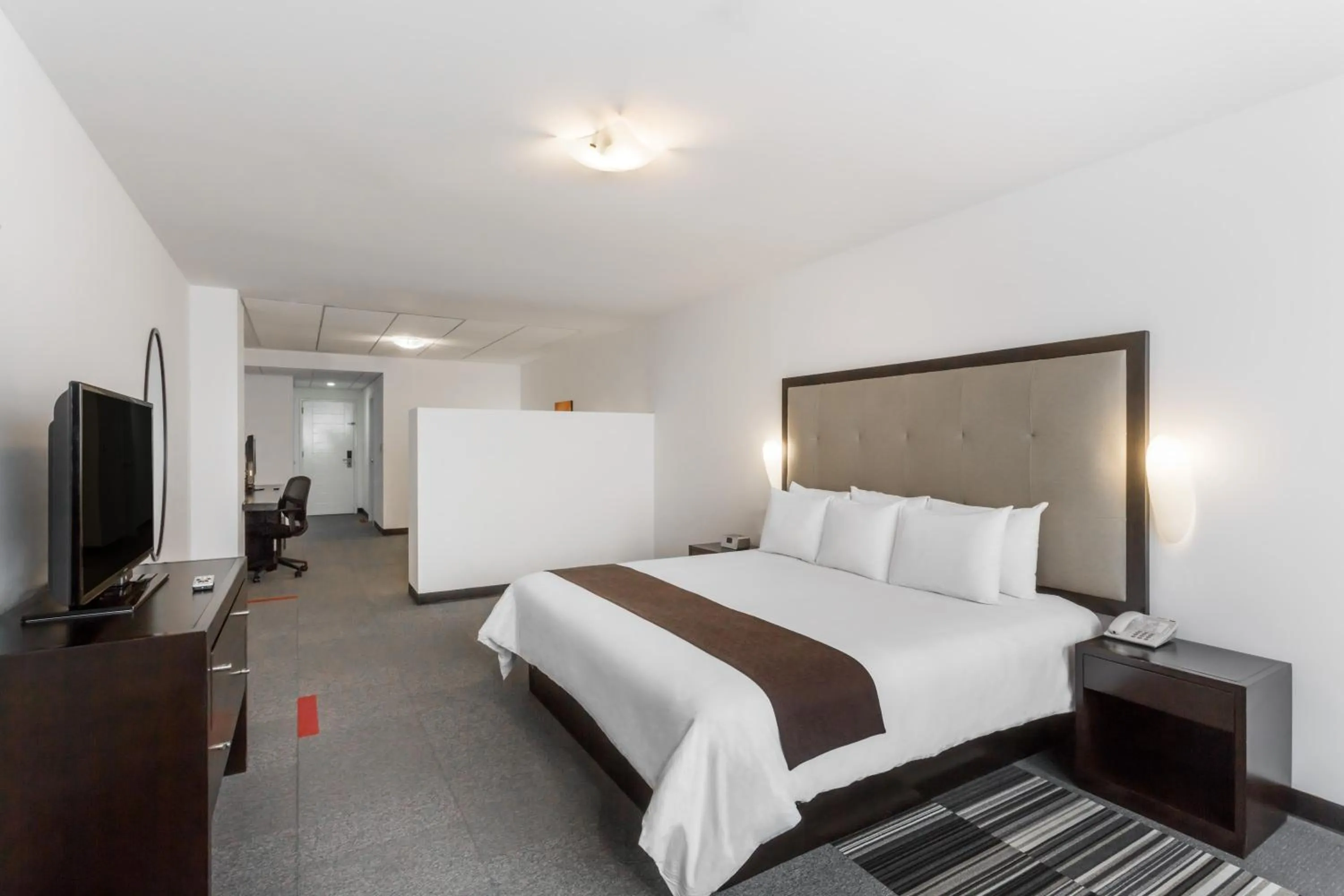 King Suite - single occupancy - Non-Smoking in Wyndham Costa del Sol Lima Airport