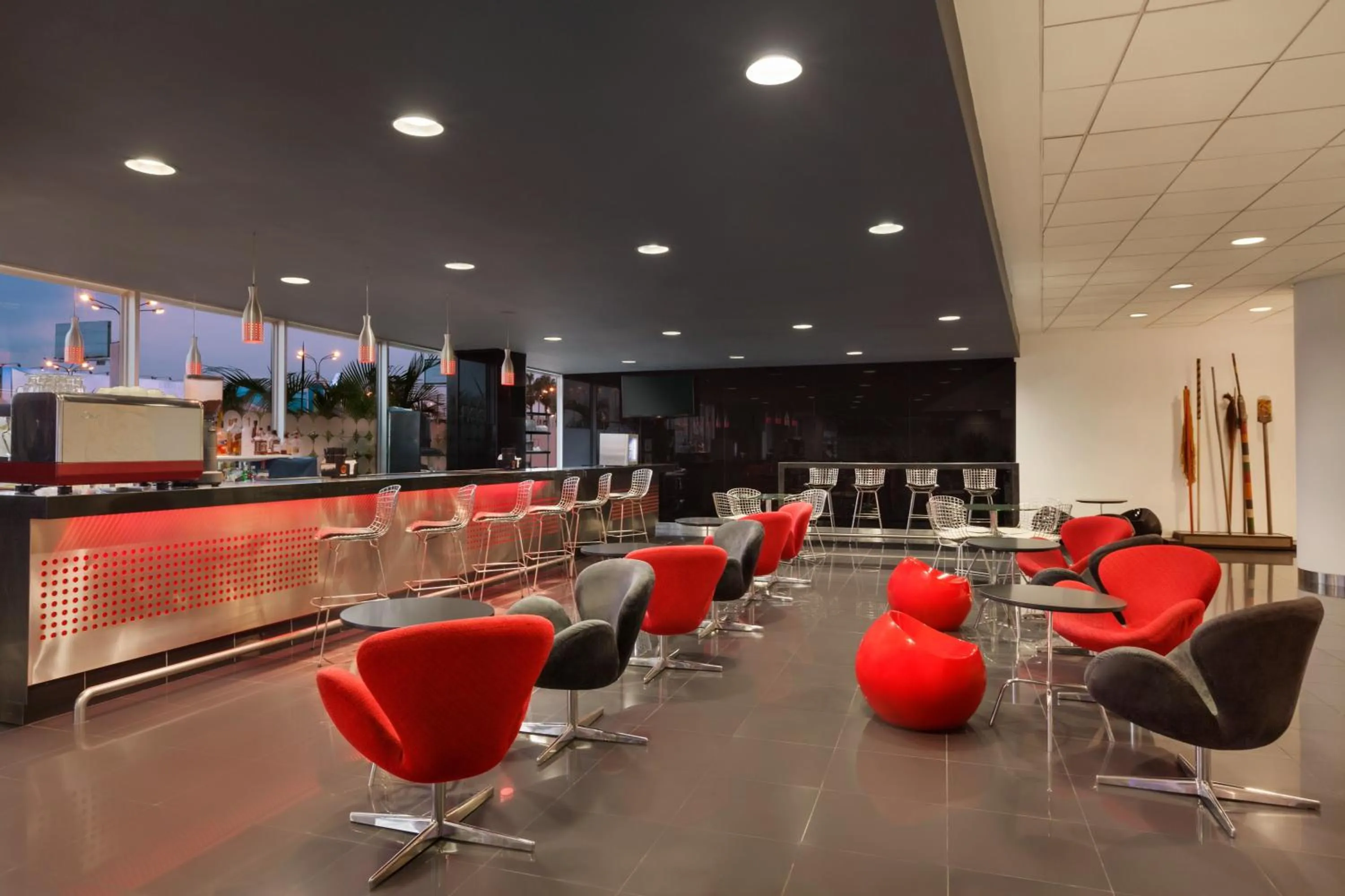 Lounge or bar in Wyndham Costa del Sol Lima Airport