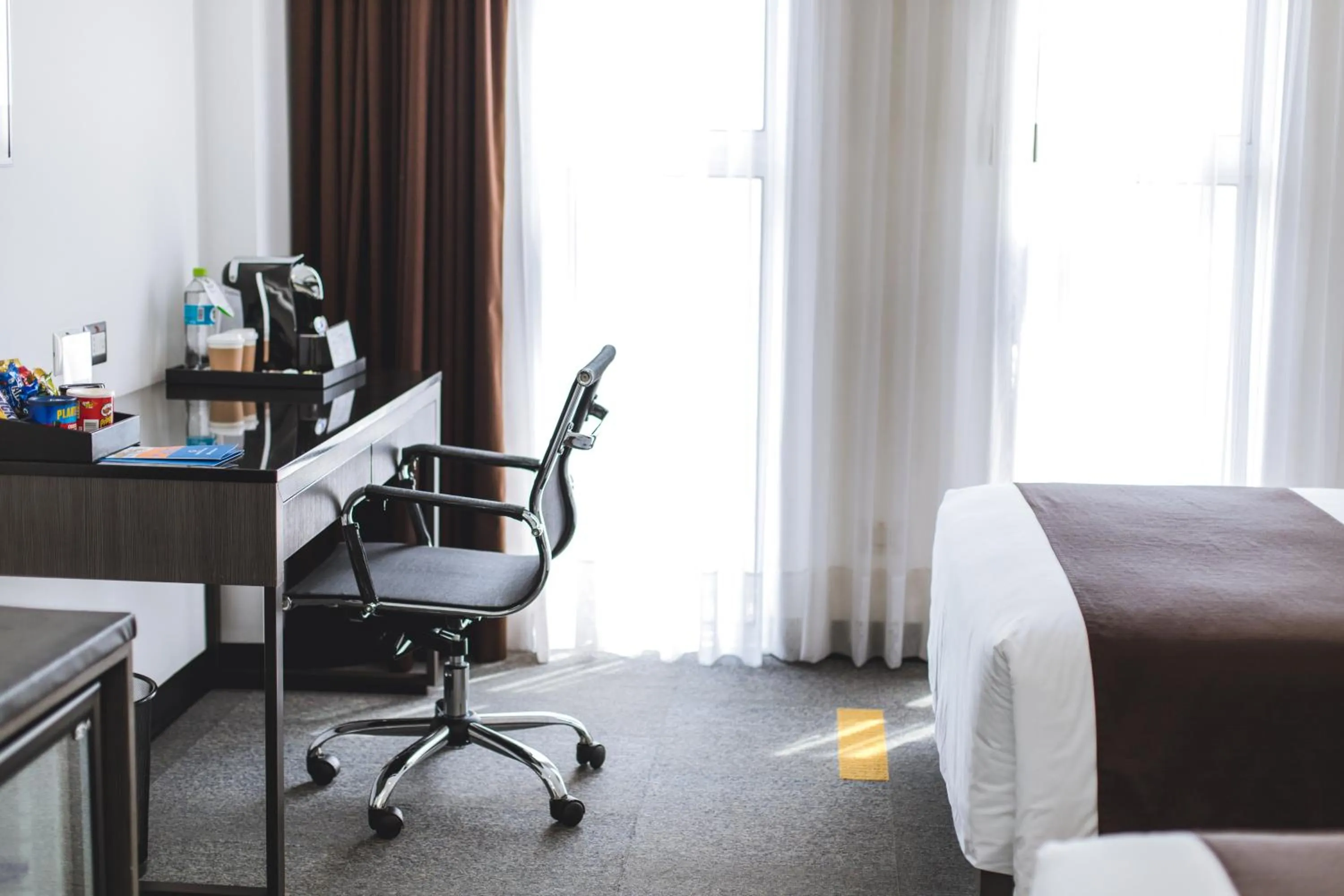 Coffee/tea facilities, Bed in Wyndham Costa del Sol Lima Airport