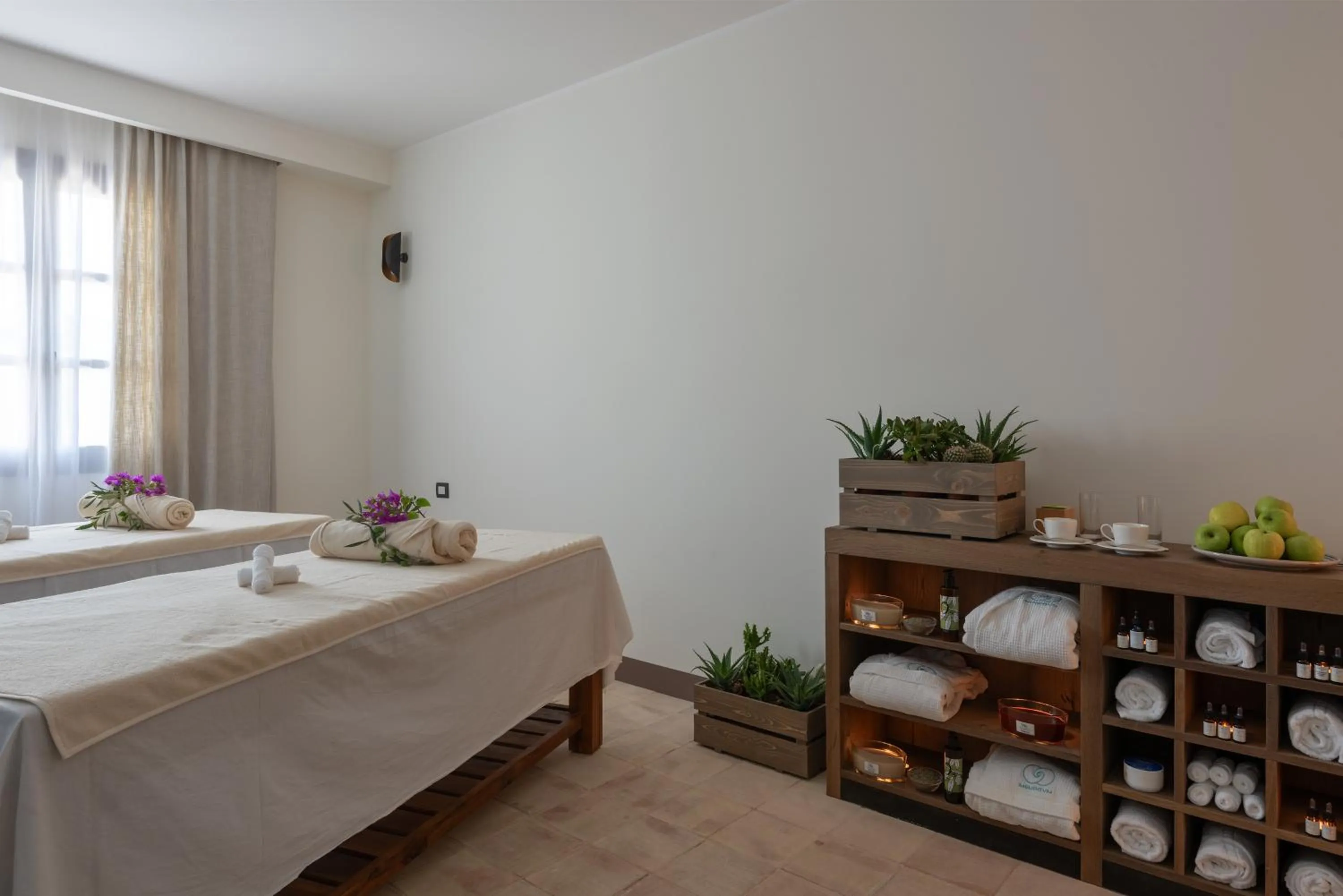 Massage, Bed in Momentum Wellness Bioresort