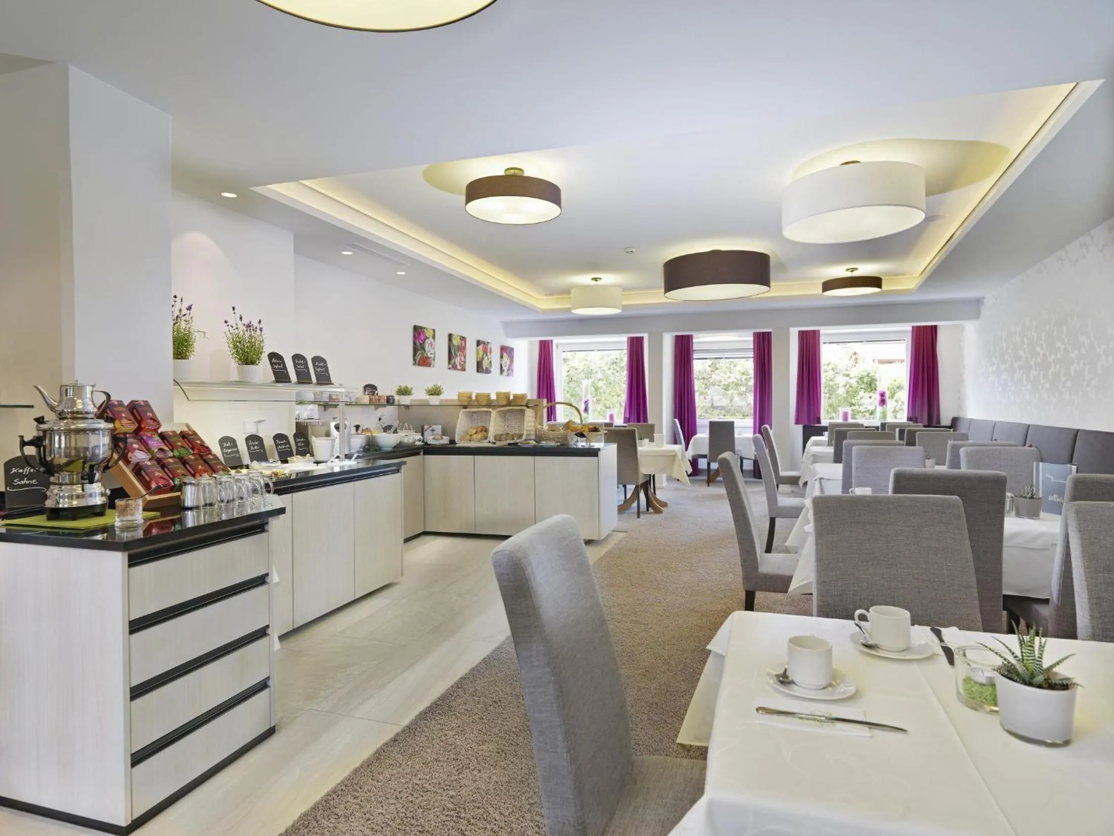 Restaurant/places to eat in Hotel Stern