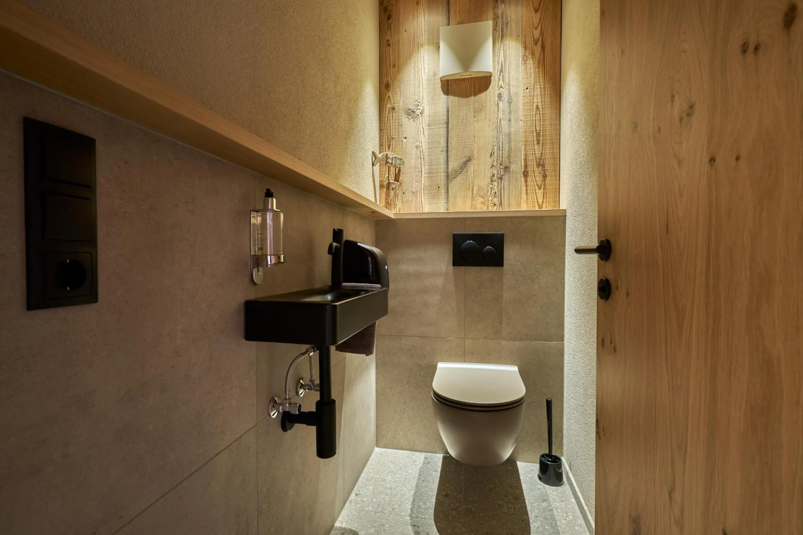 Toilet in Hotel Stern