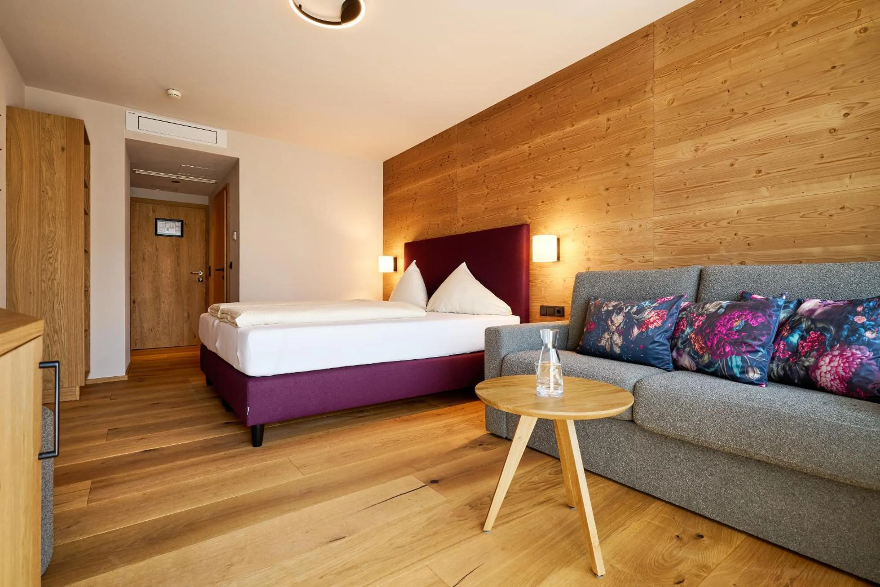 Seating area, Bed in Hotel Stern