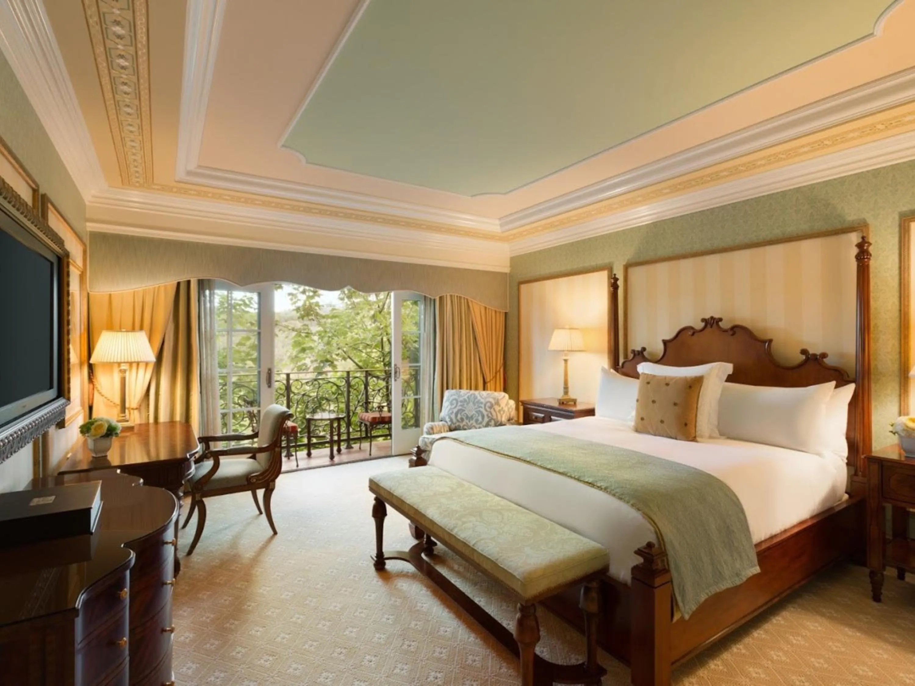 Bedroom, Bed in Fairmont Grand Del Mar