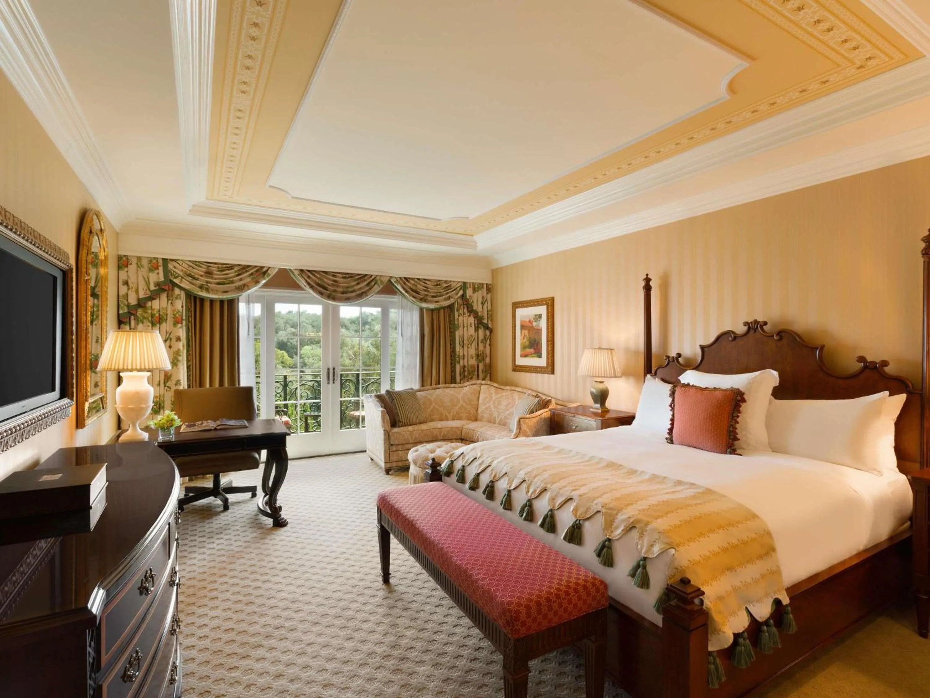 Bedroom, Bed in Fairmont Grand Del Mar