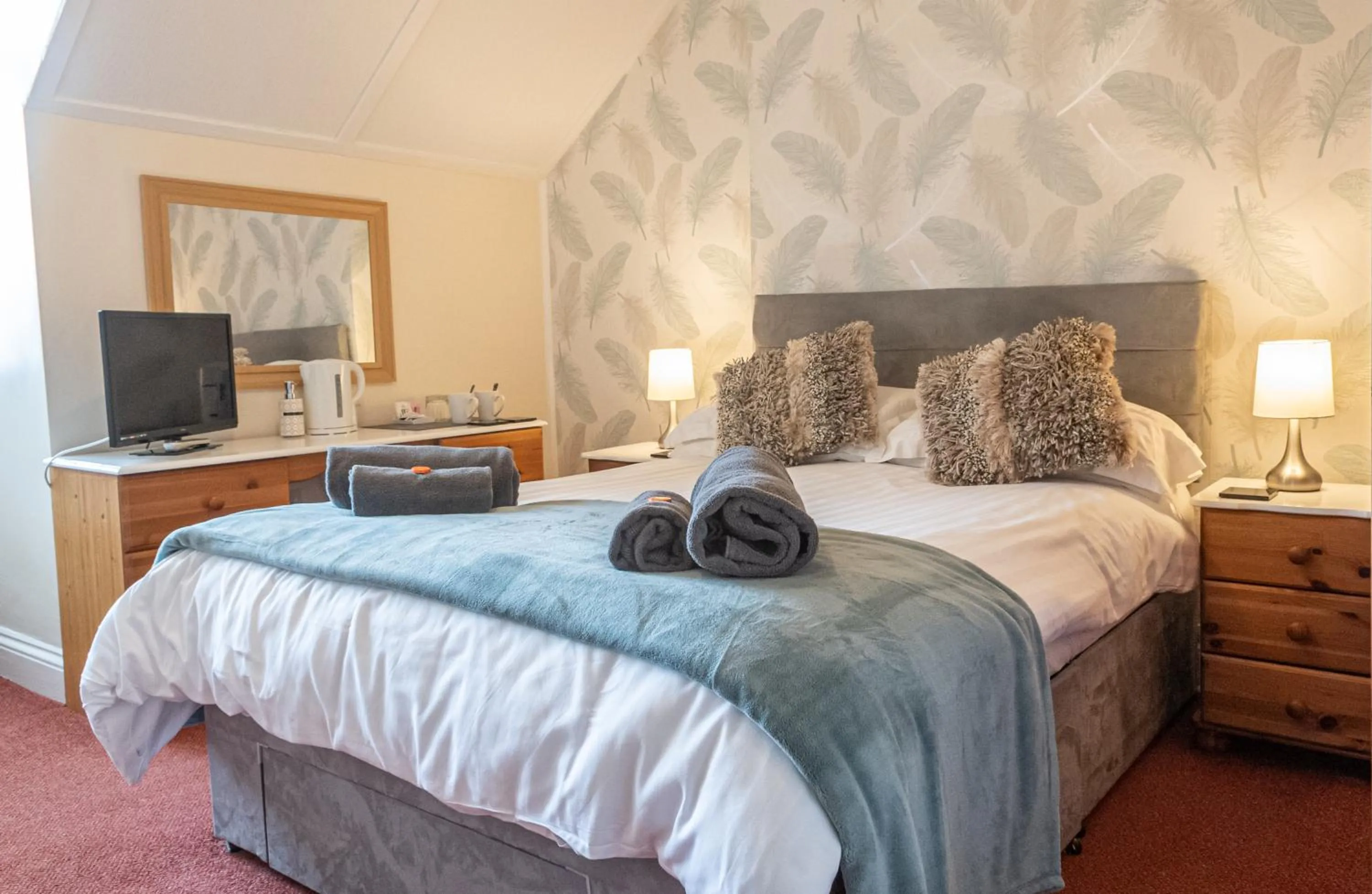 Bedroom, Bed in Beecroft Lodge