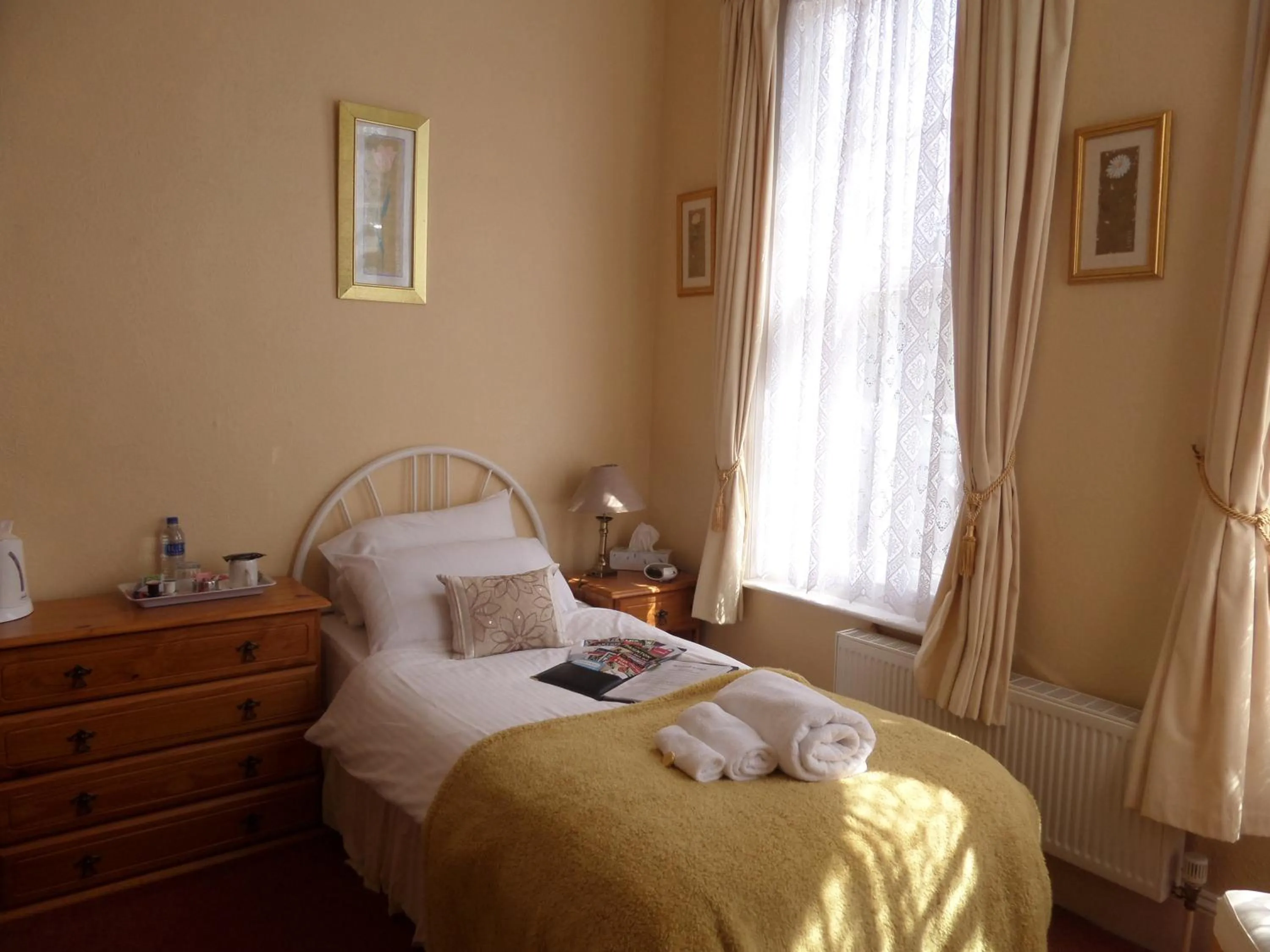 Bedroom, Bed in Beecroft Lodge