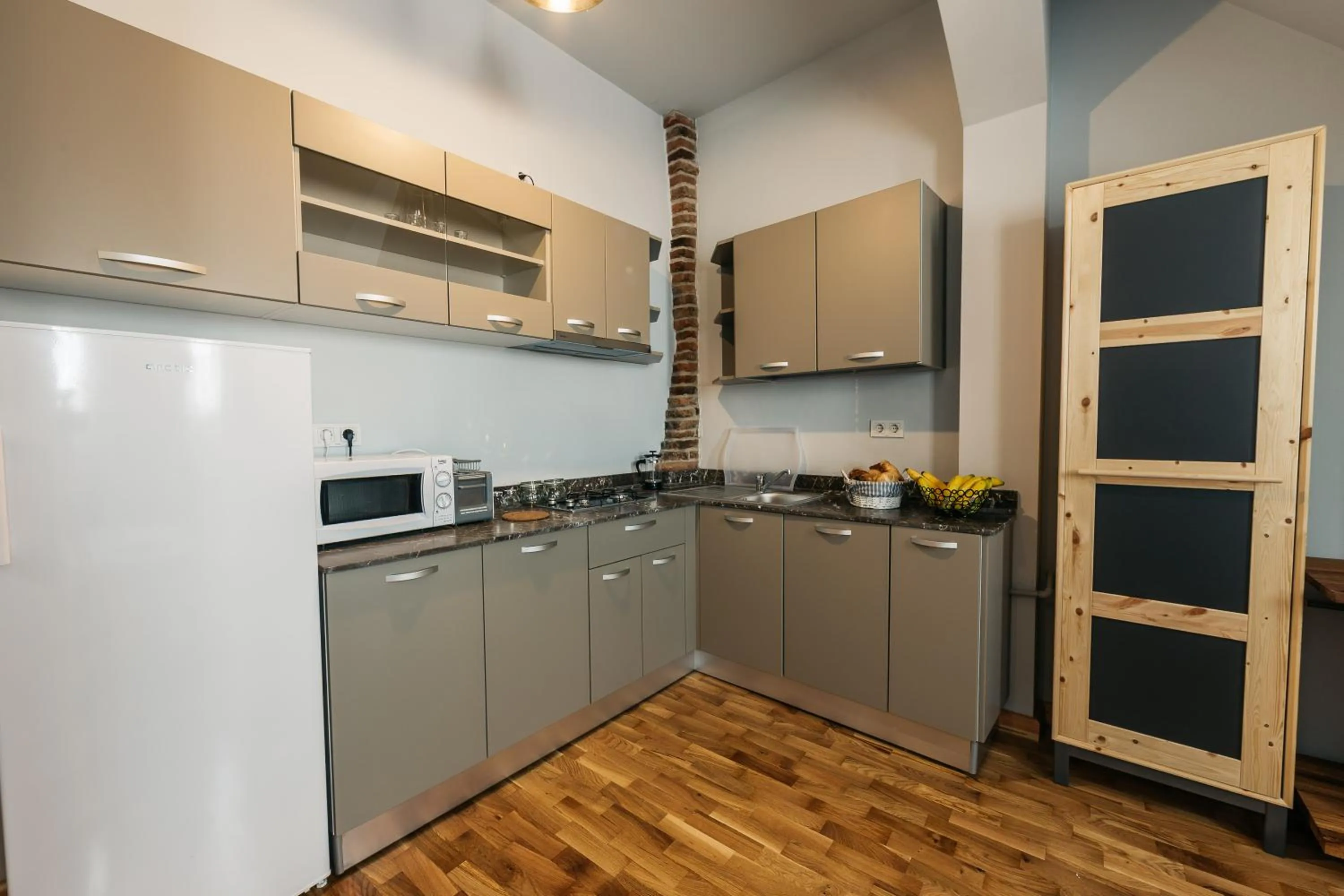 Kitchen or kitchenette in YellowBoot Aparthotel