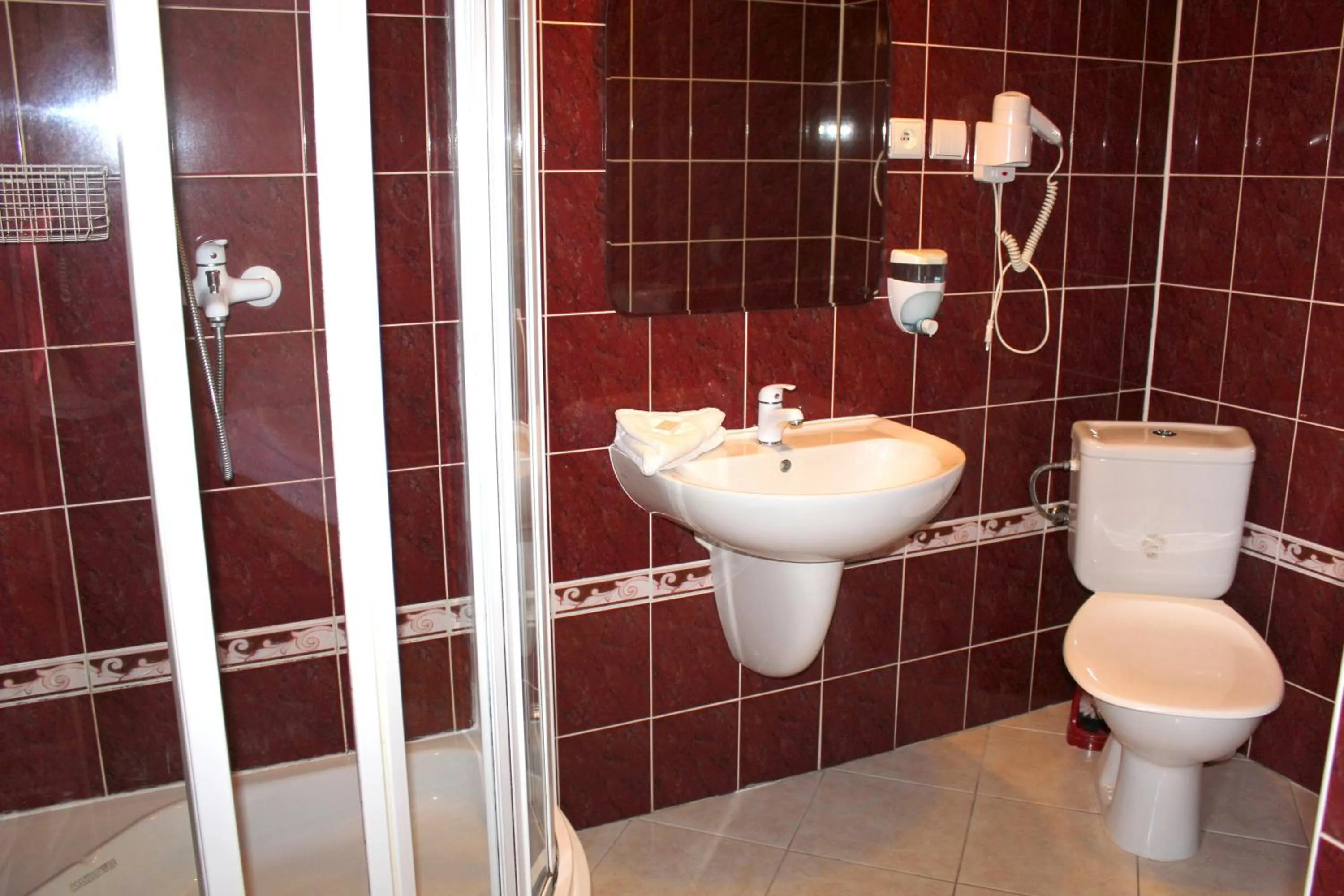 Shower in Hotel Central