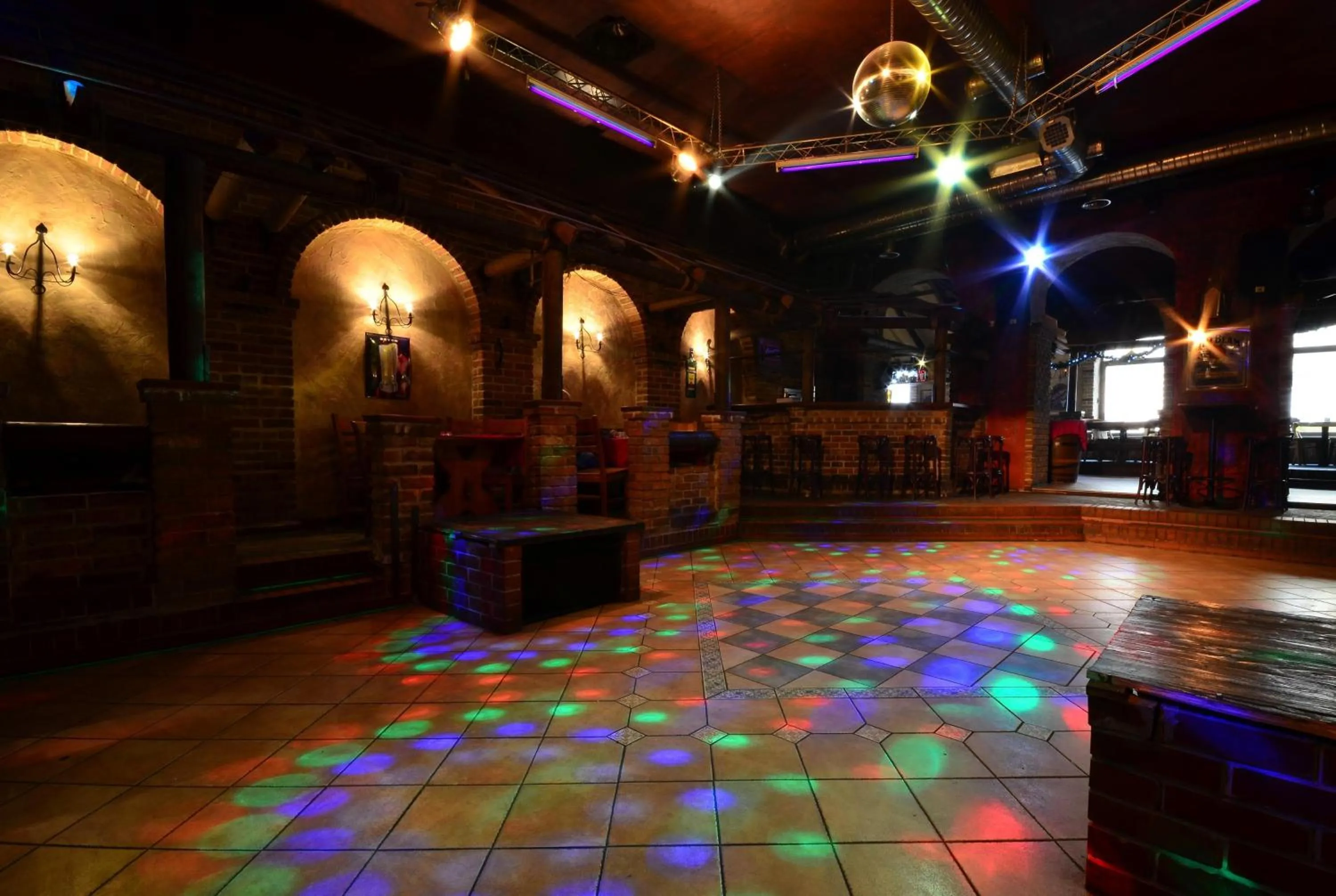 Nightclub / DJ in Hotel Central