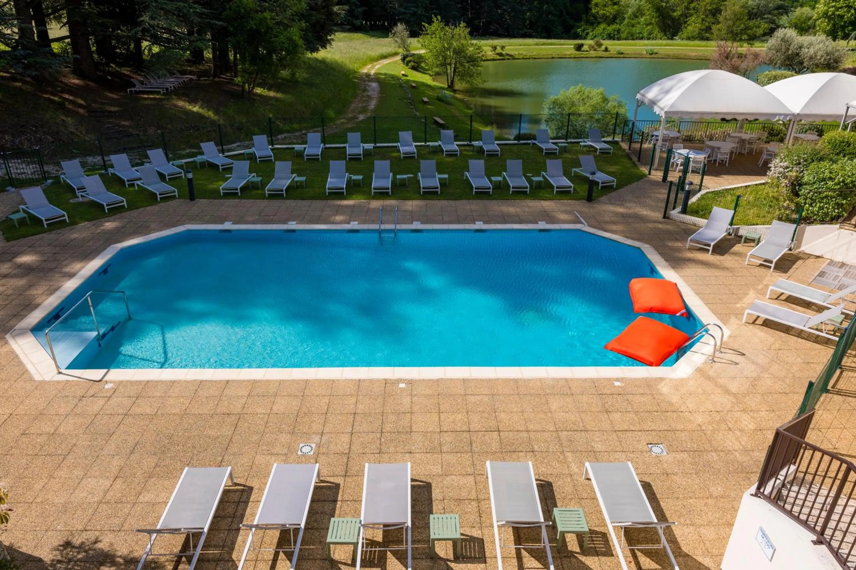 Swimming pool in Domaine Les Sources de Dieulefit