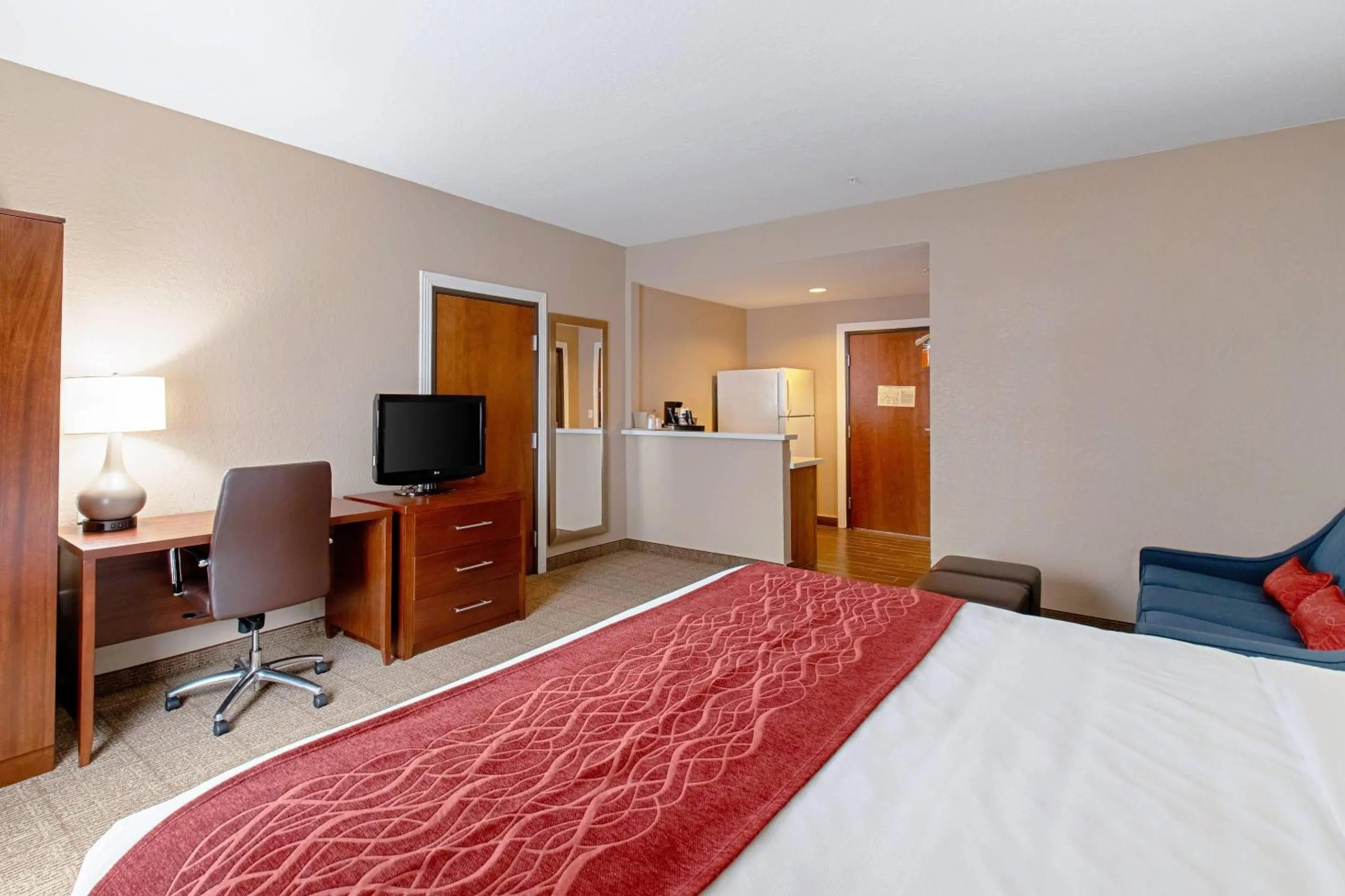 Bedroom, Bed in Comfort Inn & Suites Fredericksburg