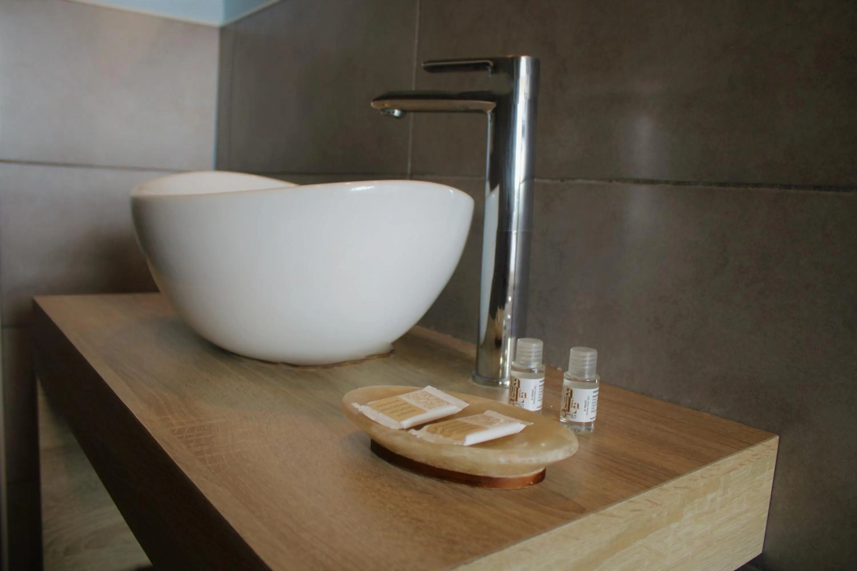Bathroom in De Gasperi 55 - By Pera Rooms Collection