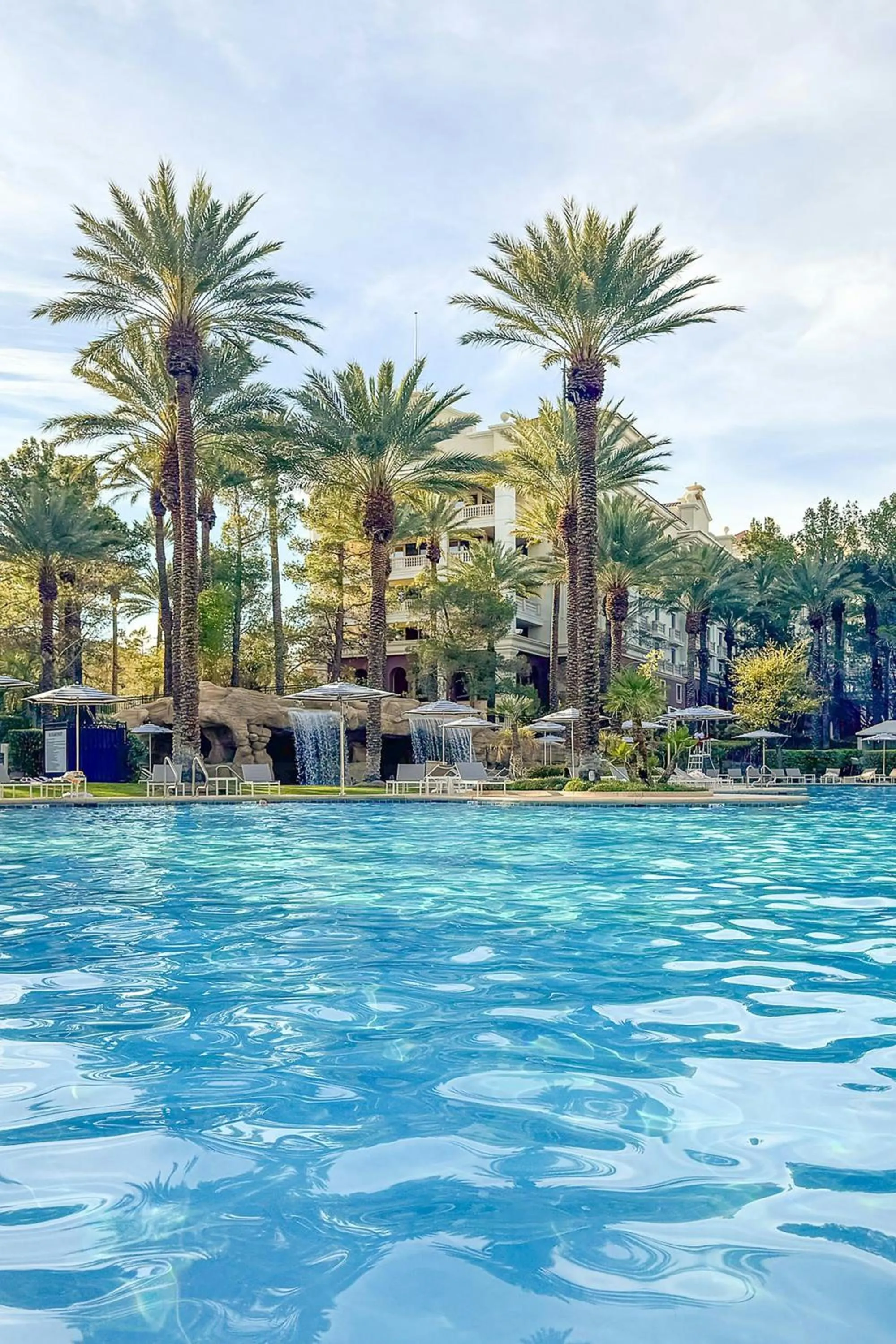 Swimming pool in JW Marriott Las Vegas Resort & Spa