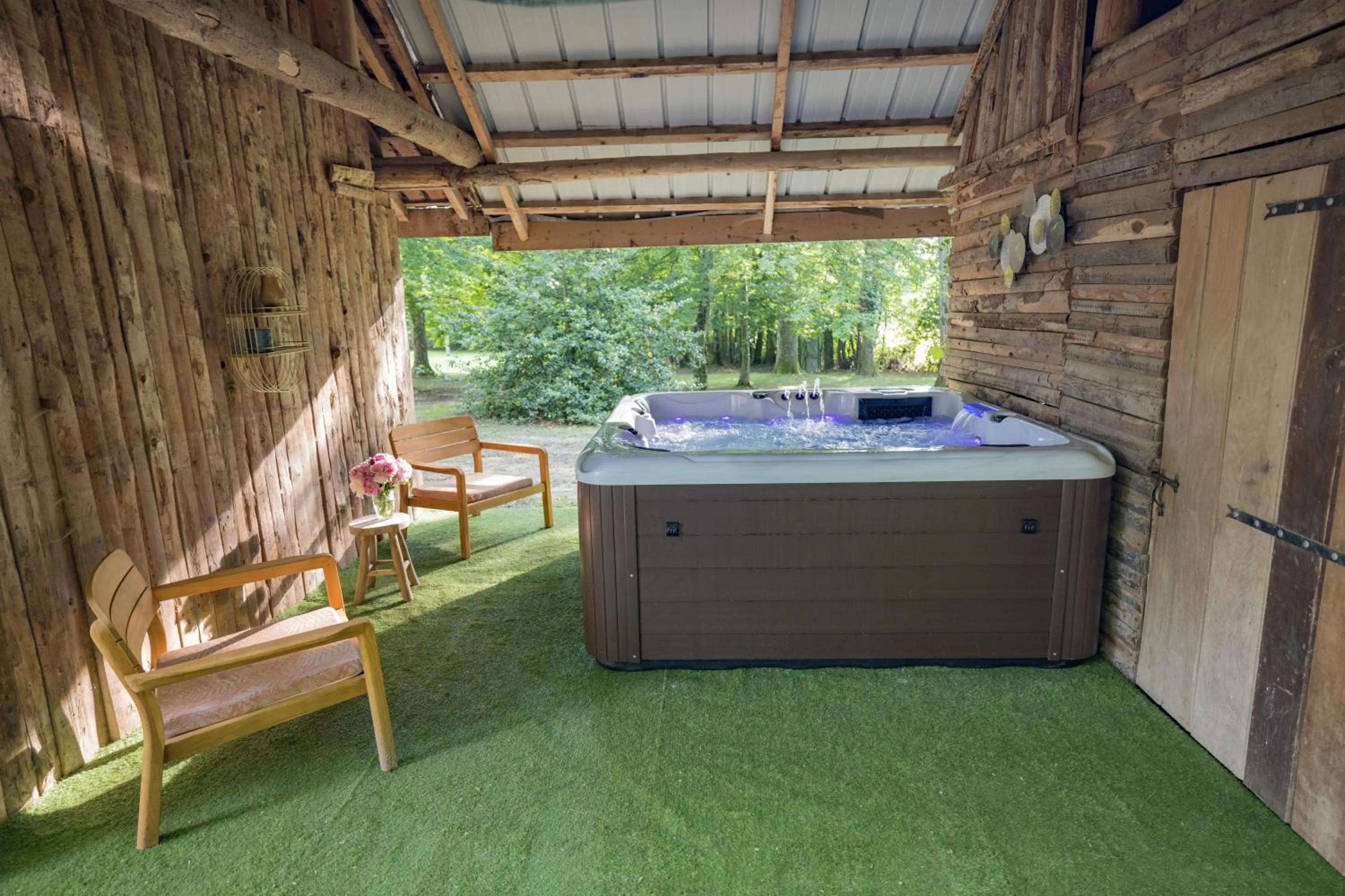 Natural landscape in Chateau des Ayes - Chambres & suites