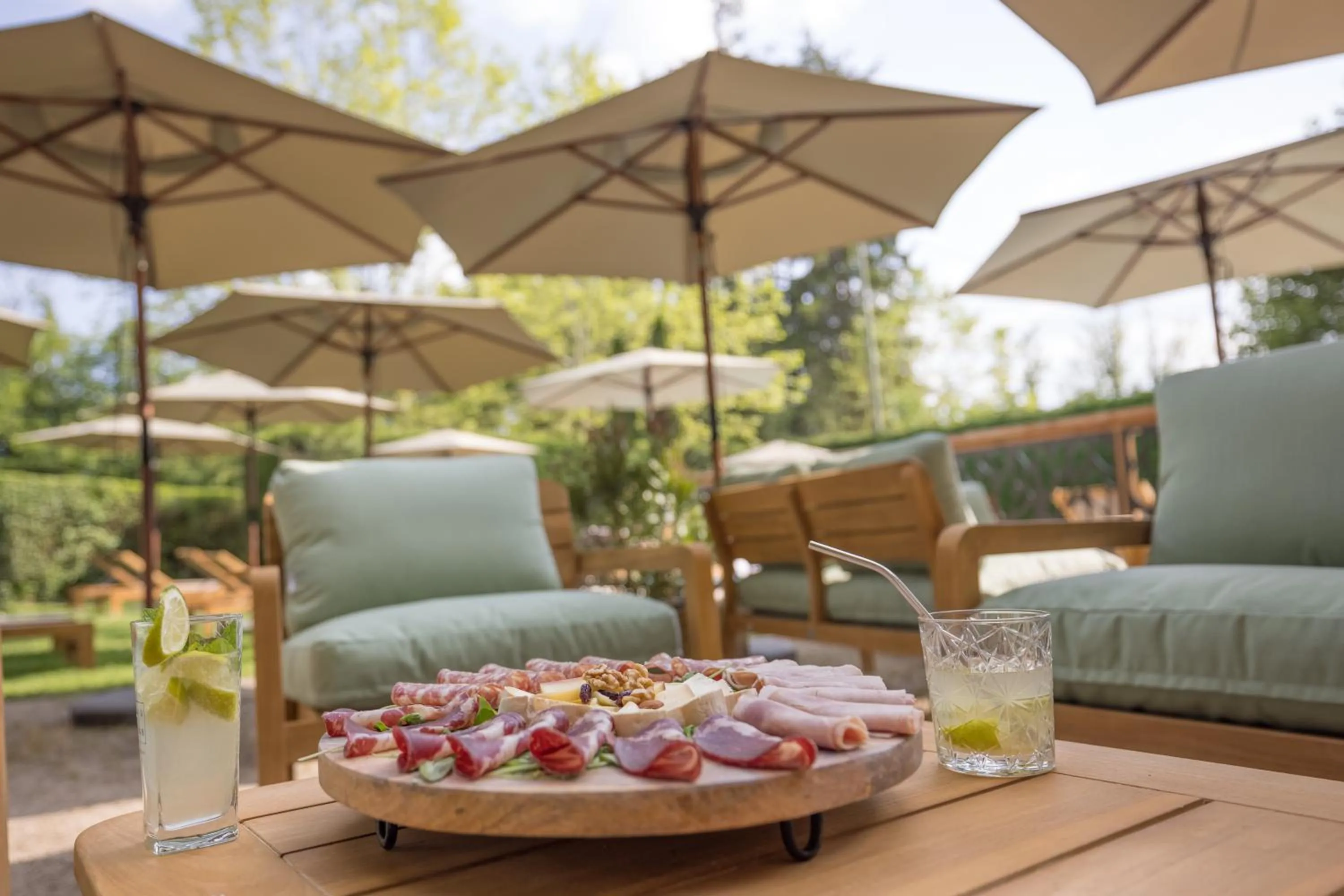 Restaurant/places to eat in Chateau des Ayes - Chambres & suites