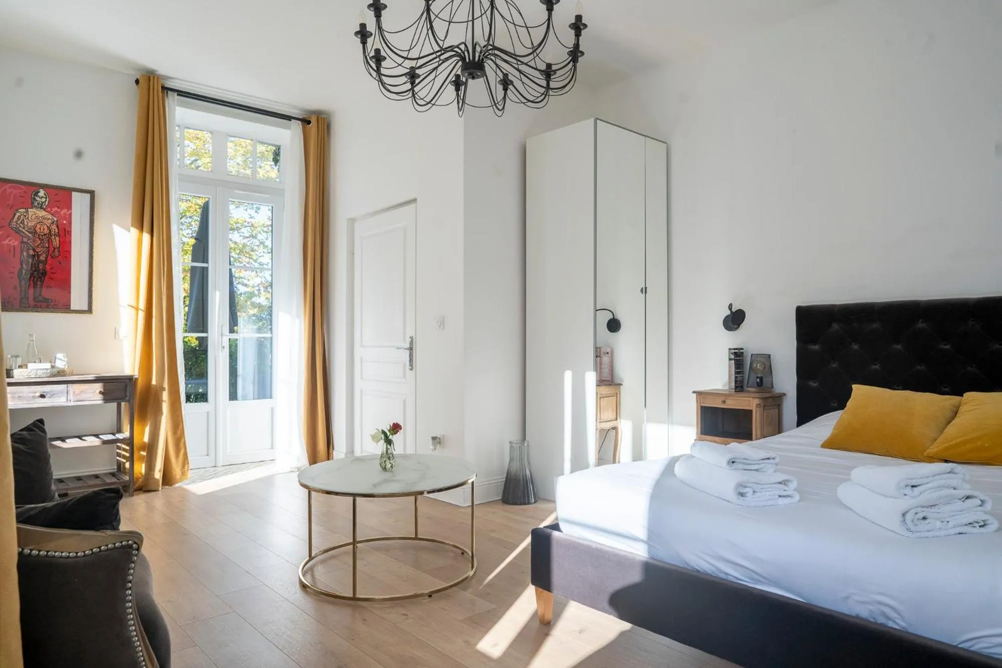 Bed in Chateau des Ayes - Chambres & suites