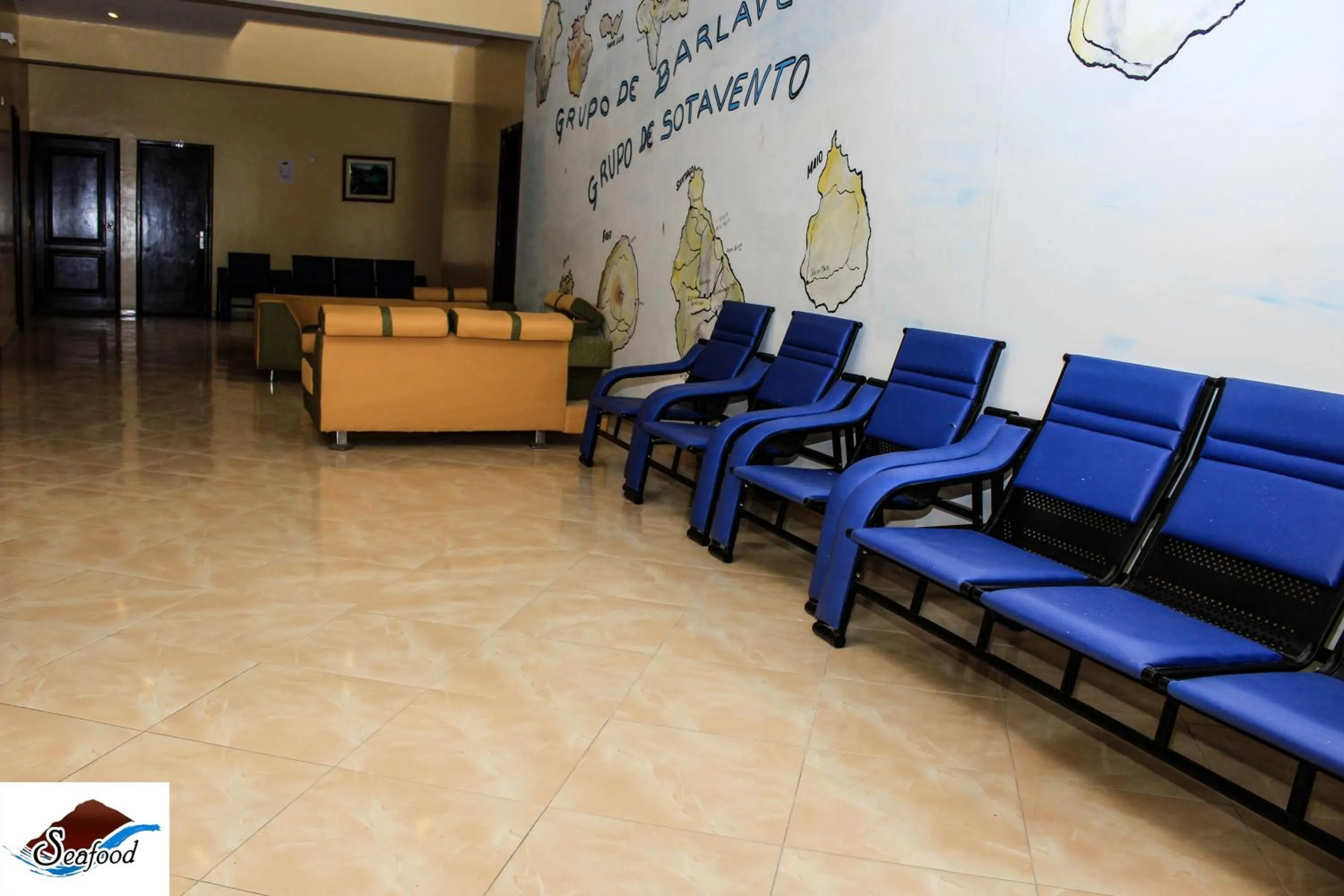 Communal lounge/ TV room in Hotel Ocean View & Restaurante Seafood