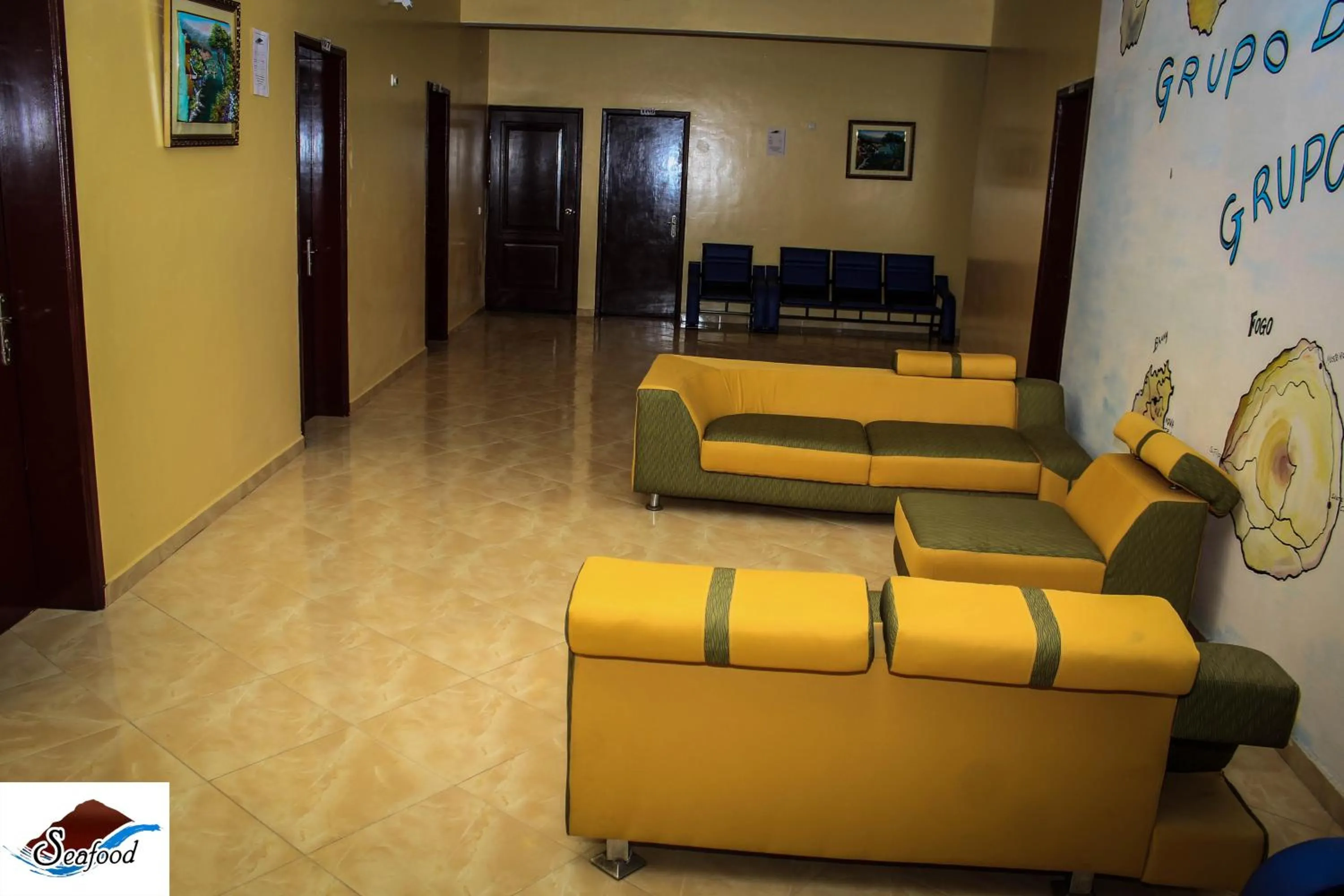 Communal lounge/ TV room in Hotel Ocean View & Restaurante Seafood