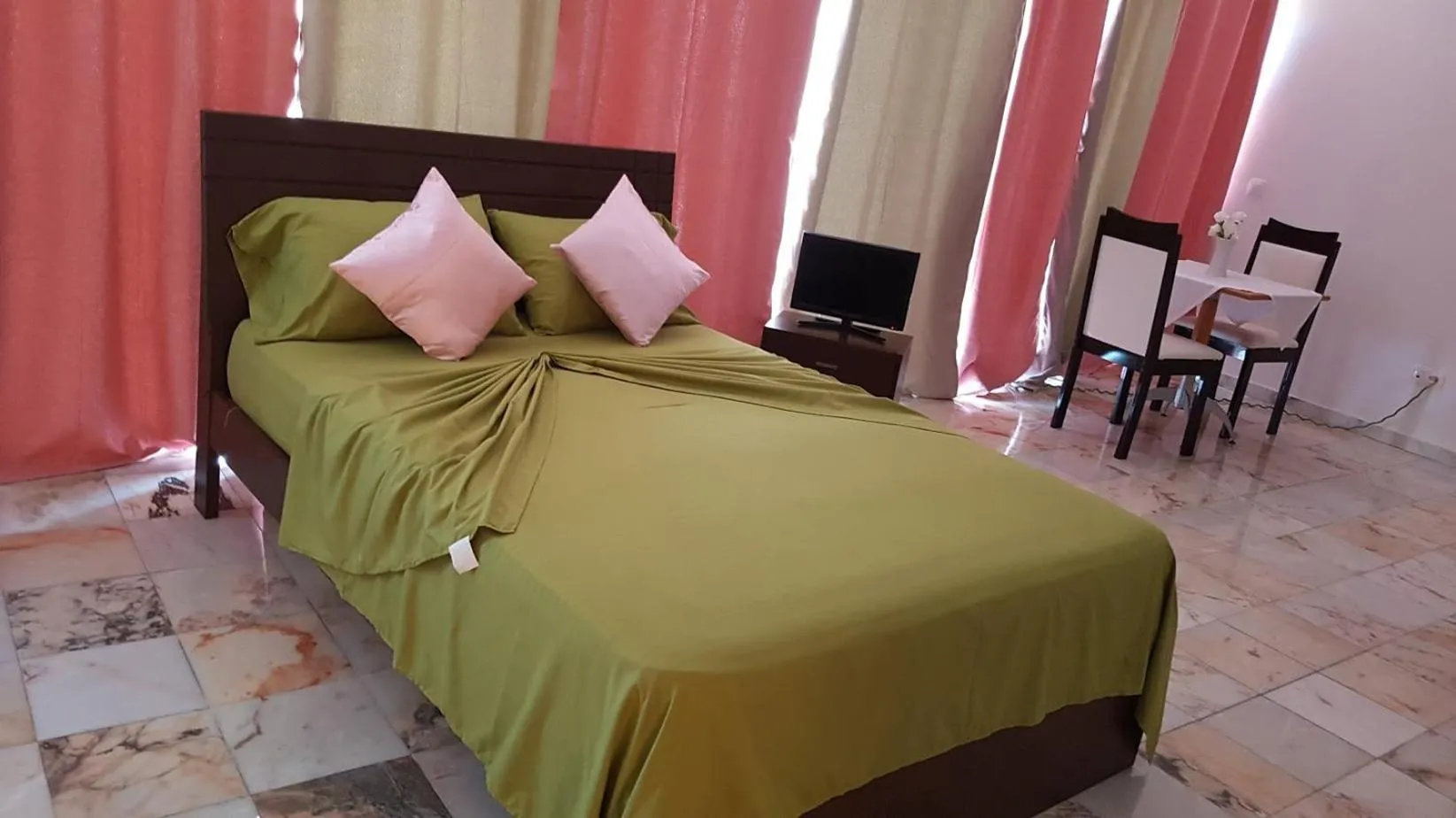 Bed in Hotel Ocean View & Restaurante Seafood