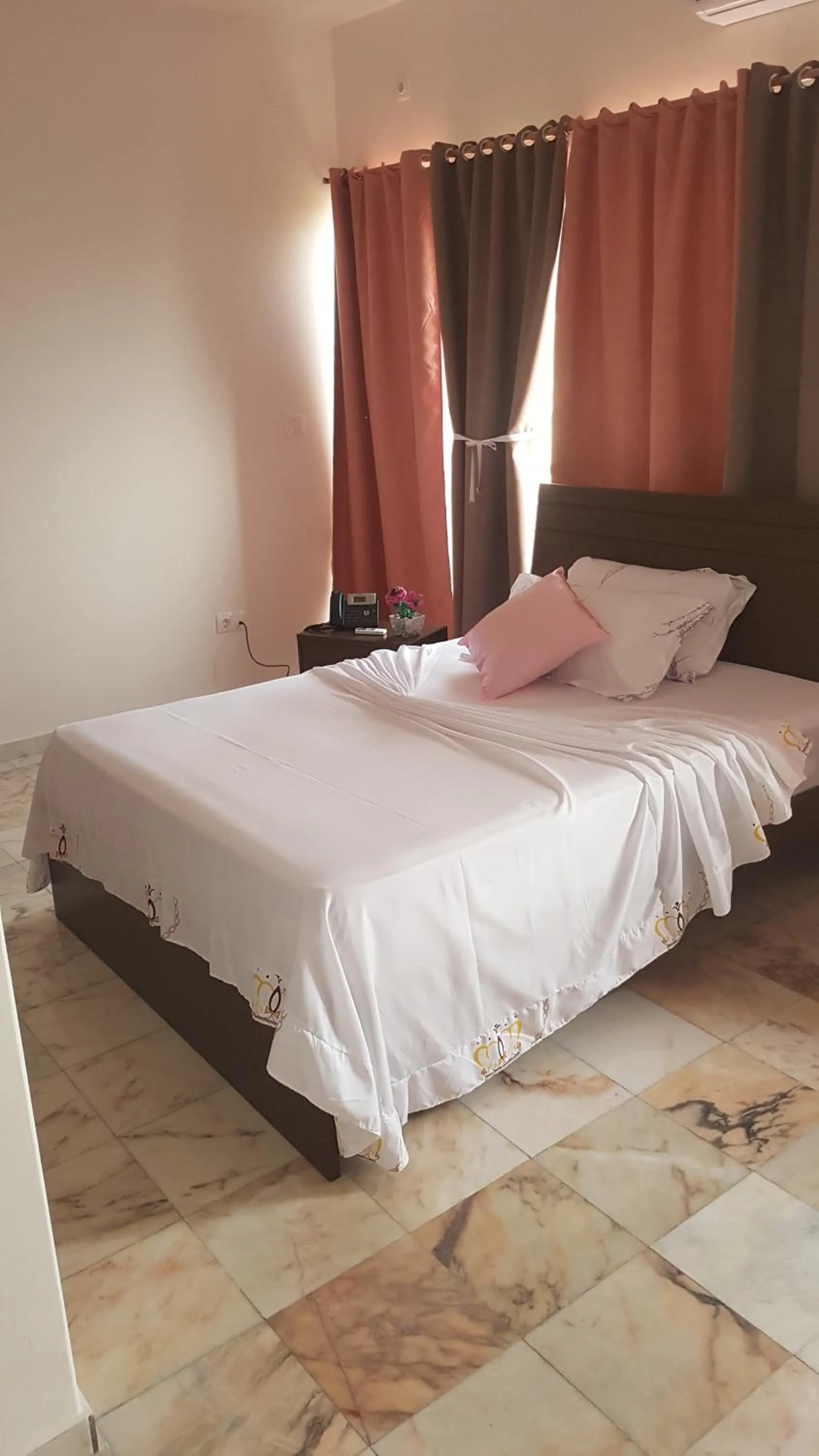 Bed in Hotel Ocean View & Restaurante Seafood