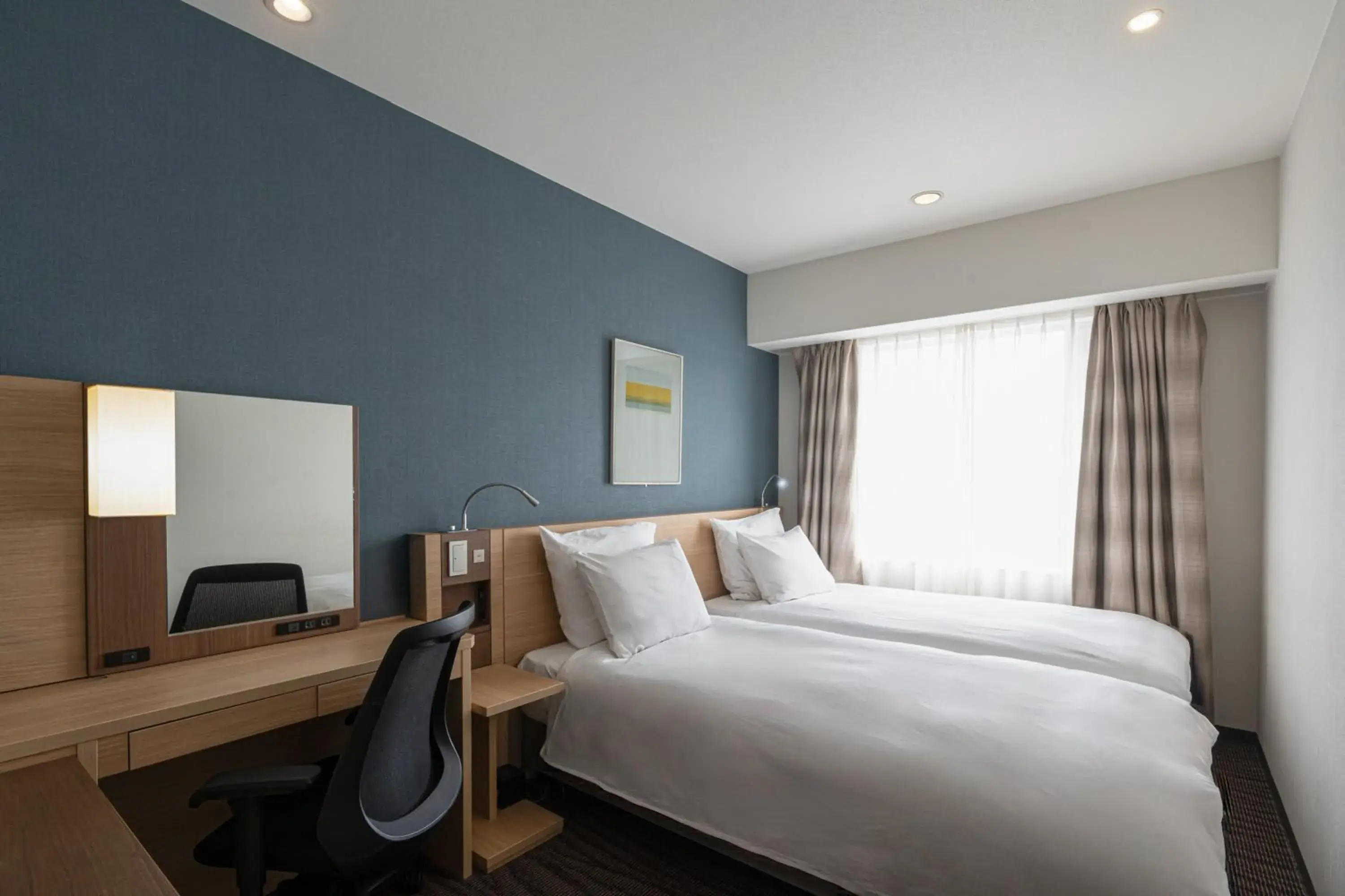 2 Single Standard City View - single occupancy in ANA Crowne Plaza Hiroshima by IHG 2 Single Standard City View - single occupancy in ANA Crowne Plaza Hiroshima by IHG
