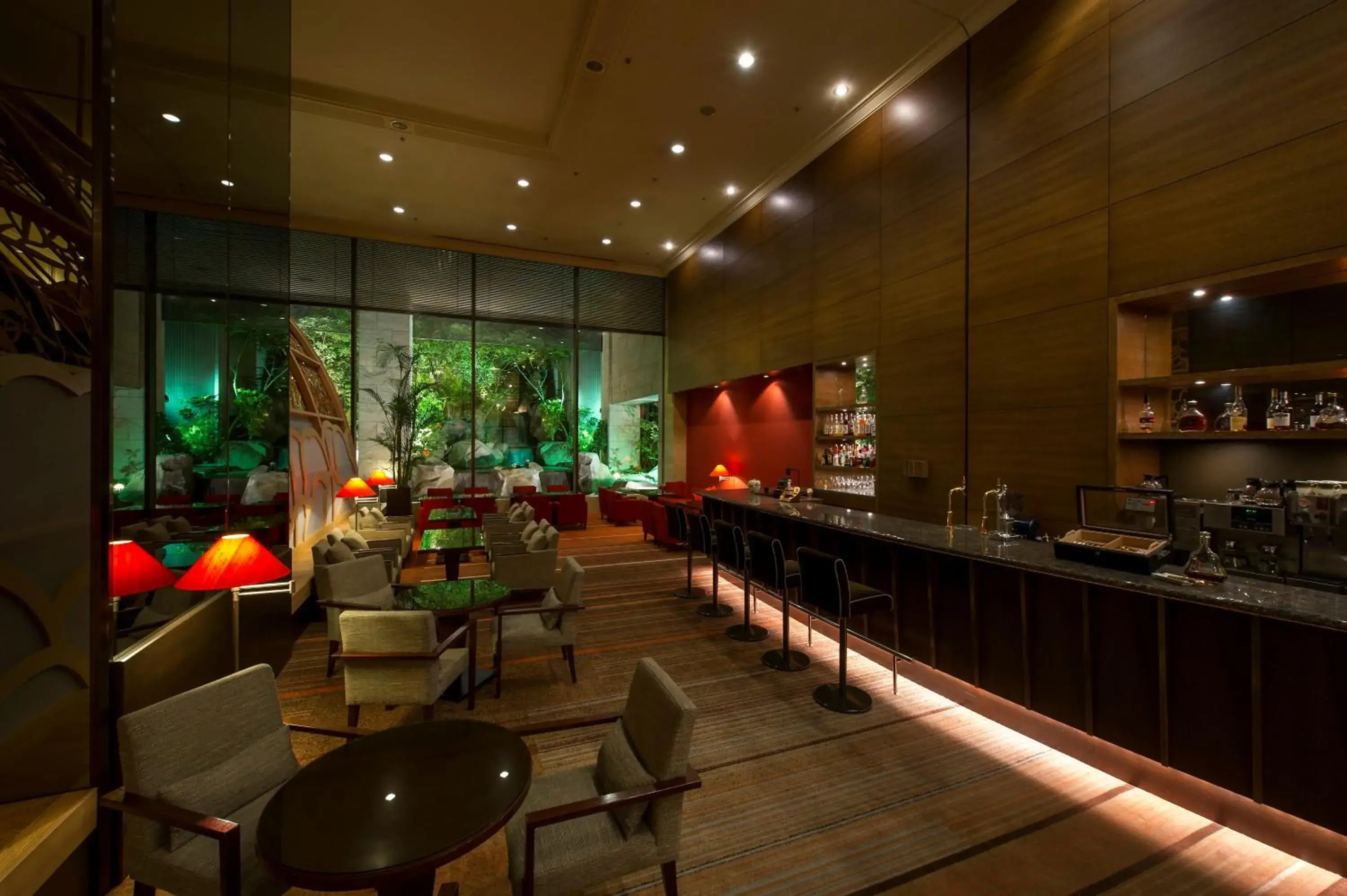 Lounge or bar in ANA Crowne Plaza Hiroshima by IHG Lounge or bar in ANA Crowne Plaza Hiroshima by IHG