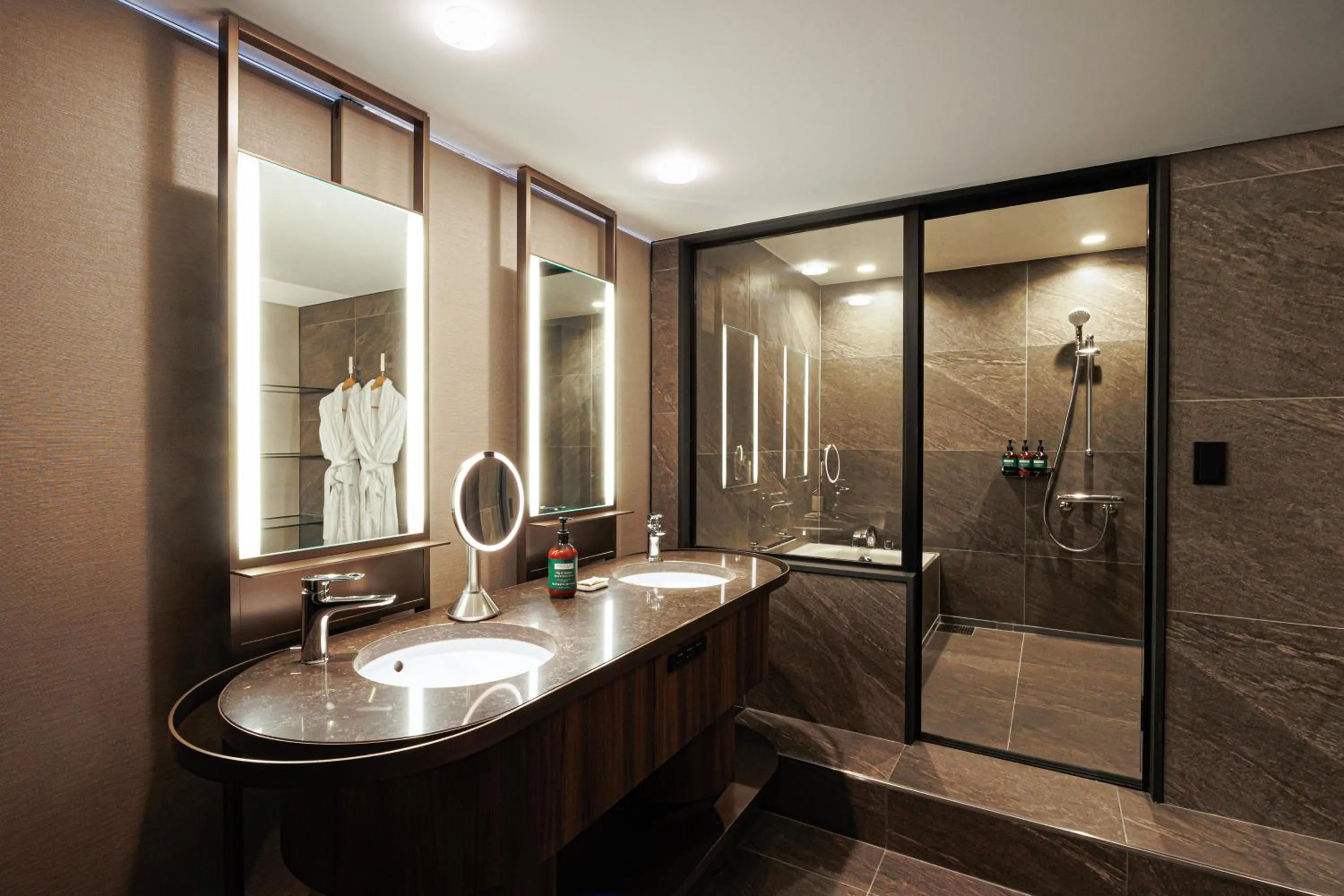 Photo of the whole room in ANA Crowne Plaza Hiroshima by IHG