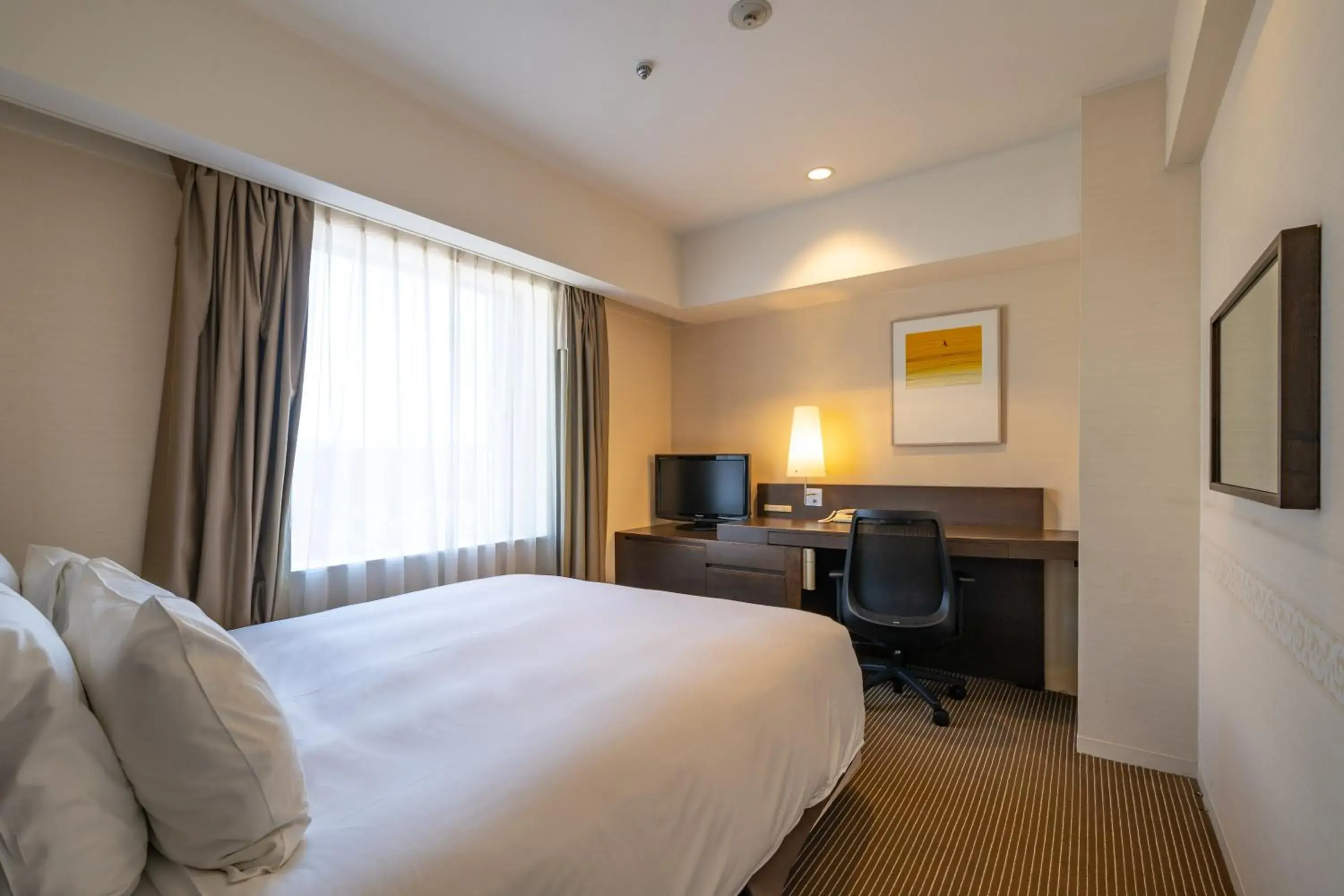 Photo of the whole room, Bed in ANA Crowne Plaza Hiroshima by IHG Photo of the whole room, Bed in ANA Crowne Plaza Hiroshima by IHG
