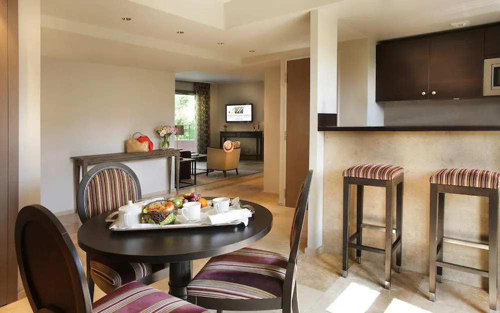 Bedroom in Résidence Hôtelière 4 étoiles Les Mas du Grand Vallon