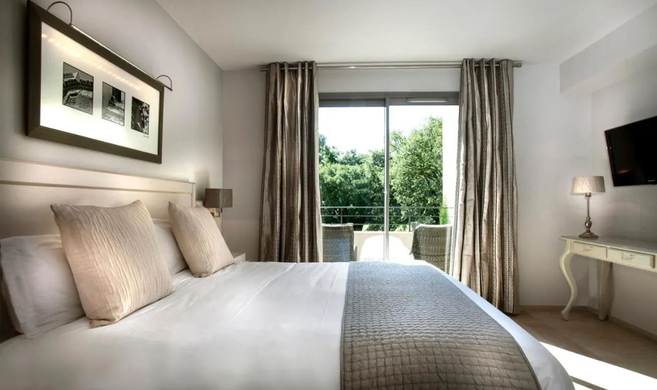 Bedroom, Bed in Résidence Hôtelière 4 étoiles Les Mas du Grand Vallon