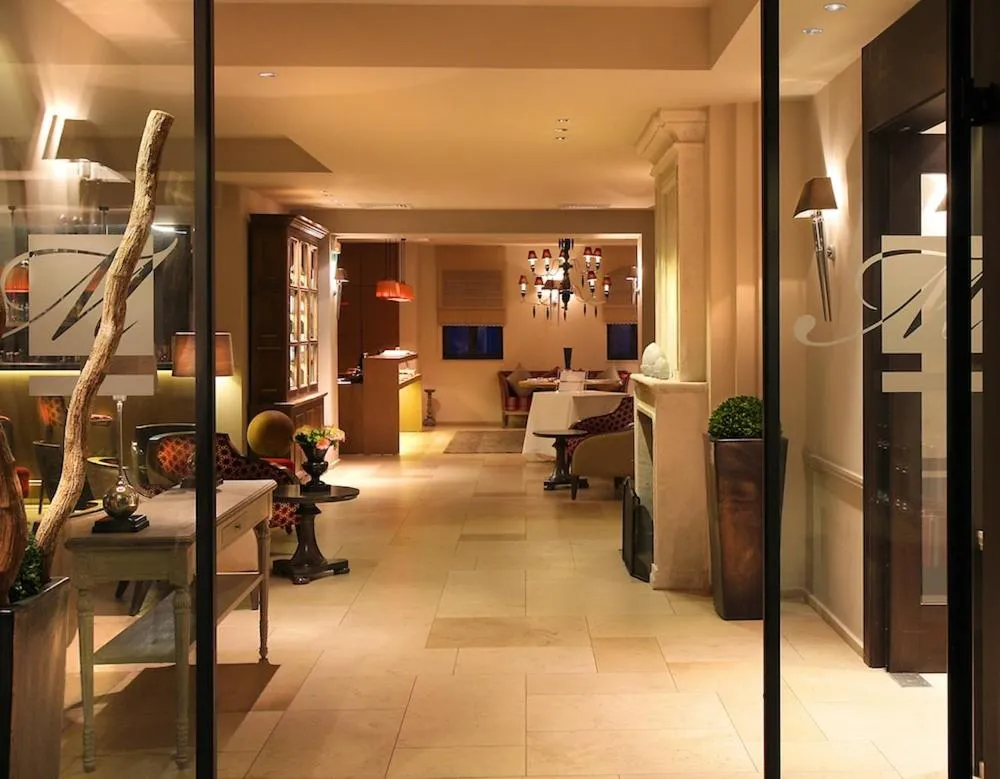 Lobby or reception in Résidence Hôtelière 4 étoiles Les Mas du Grand Vallon