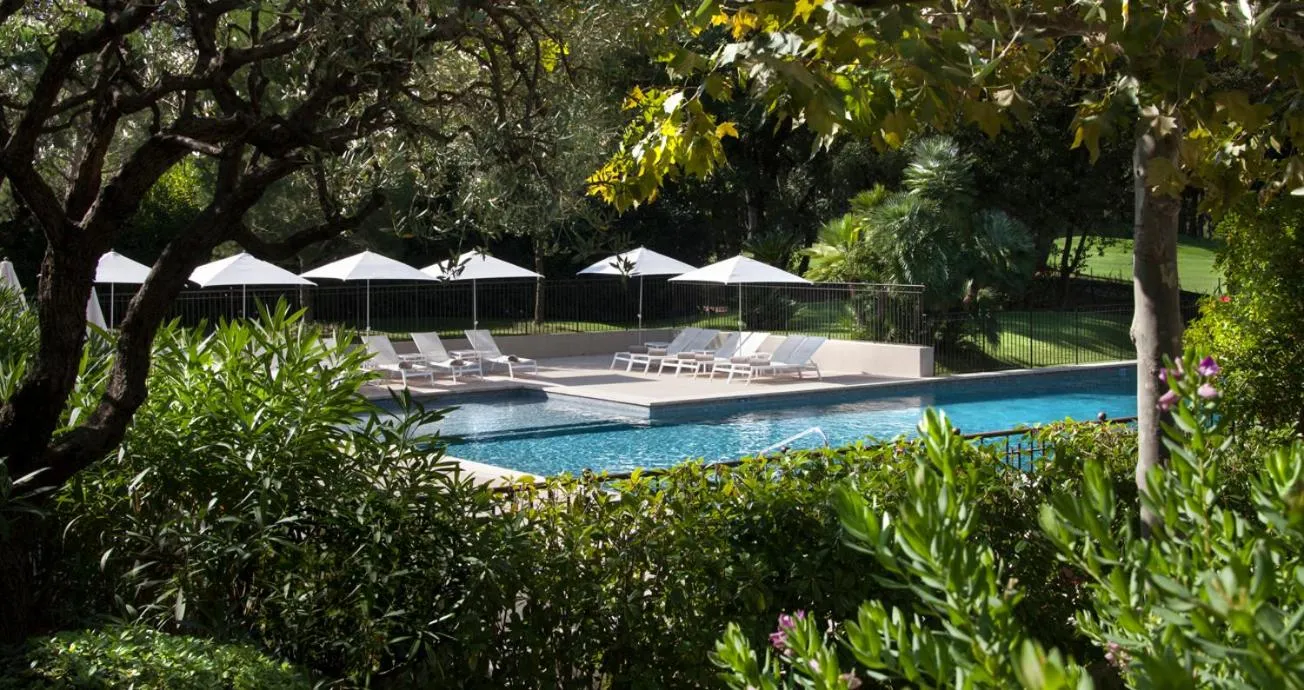 Pool view in Résidence Hôtelière 4 étoiles Les Mas du Grand Vallon