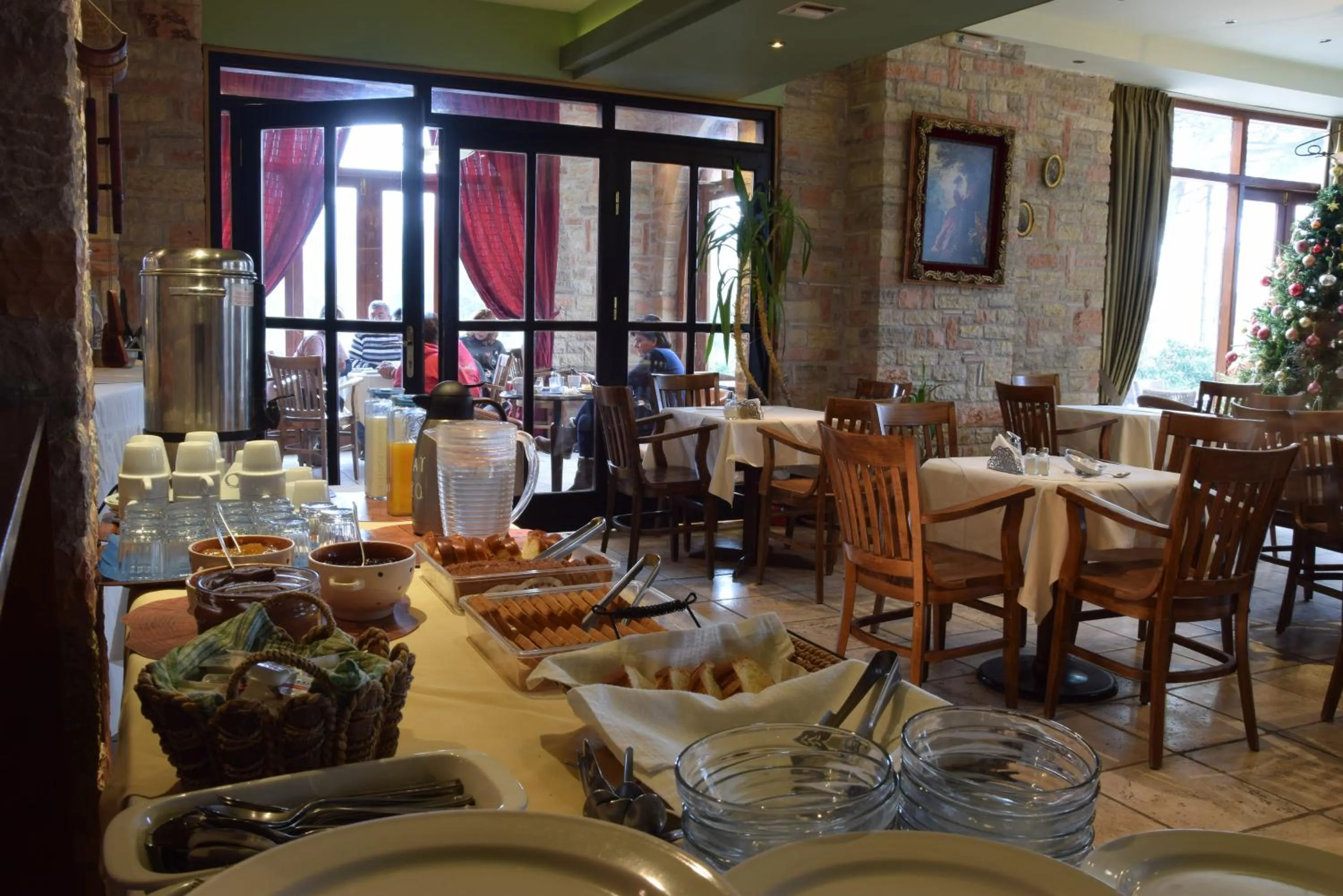 Buffet breakfast in Mont Helmos Hotel