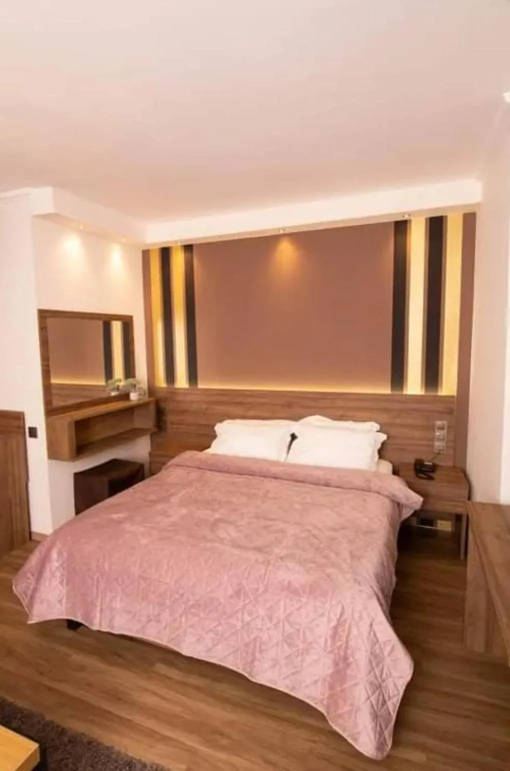 Bed in Mont Helmos Hotel