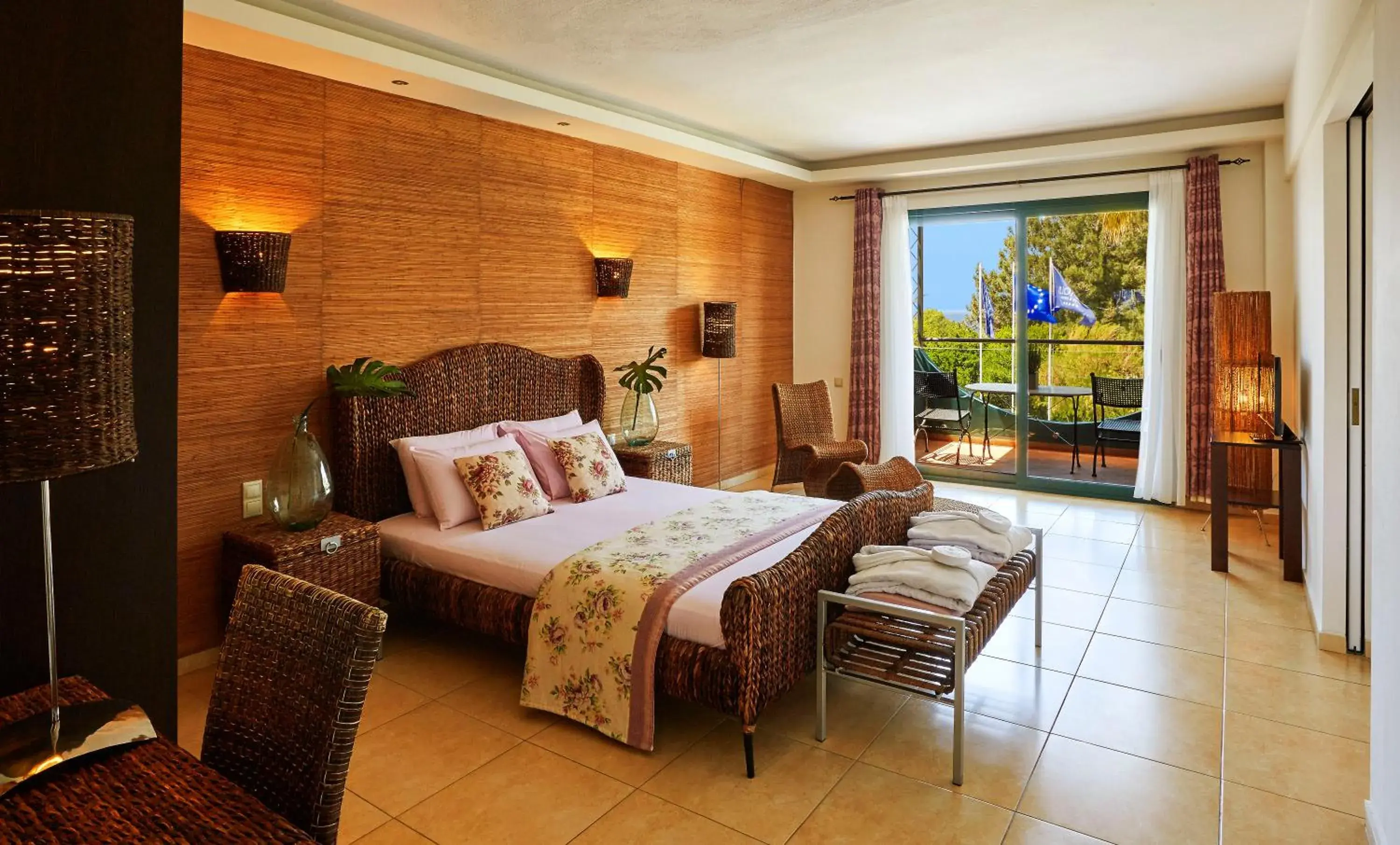 Day, Bed in Ilio Mare Hotel Day, Bed in Ilio Mare Hotel