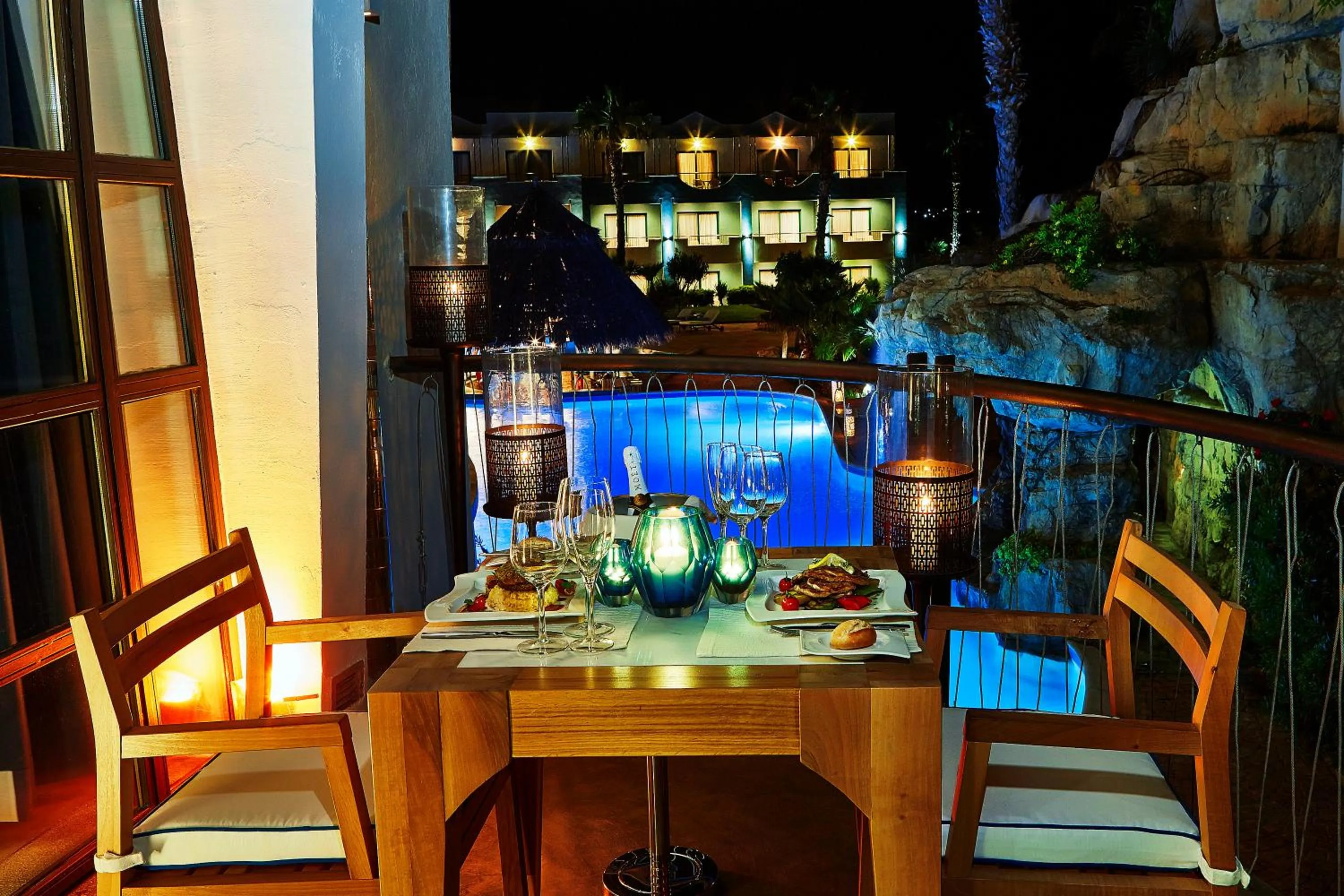 Night in Ilio Mare Hotel