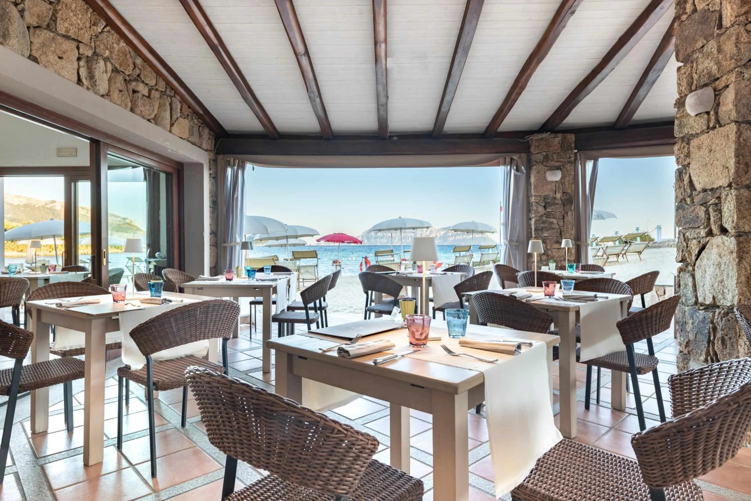 Restaurant/places to eat in Baia Caddinas Clubresidence