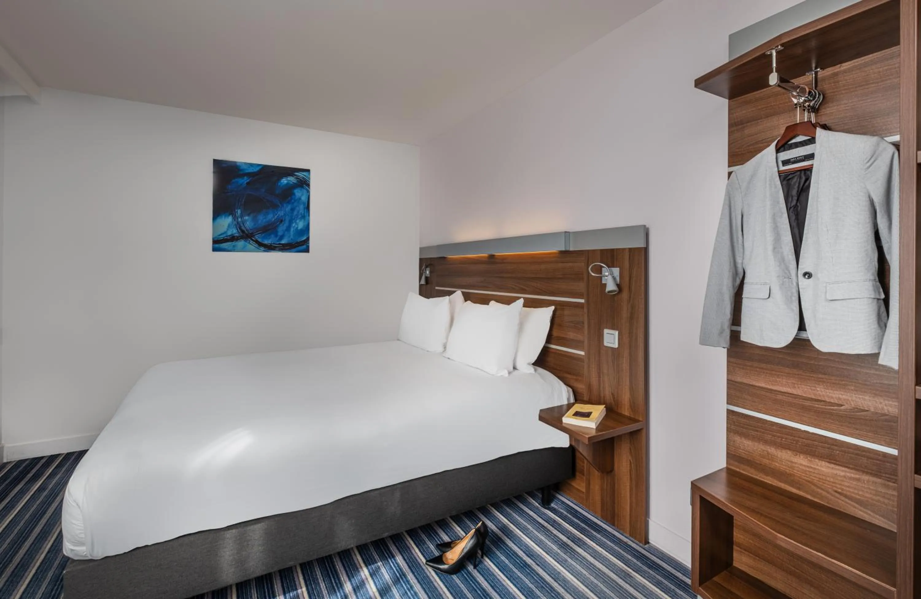 Photo of the whole room, Bed in Hôtel Marseille Centre Gare Saint-Charles