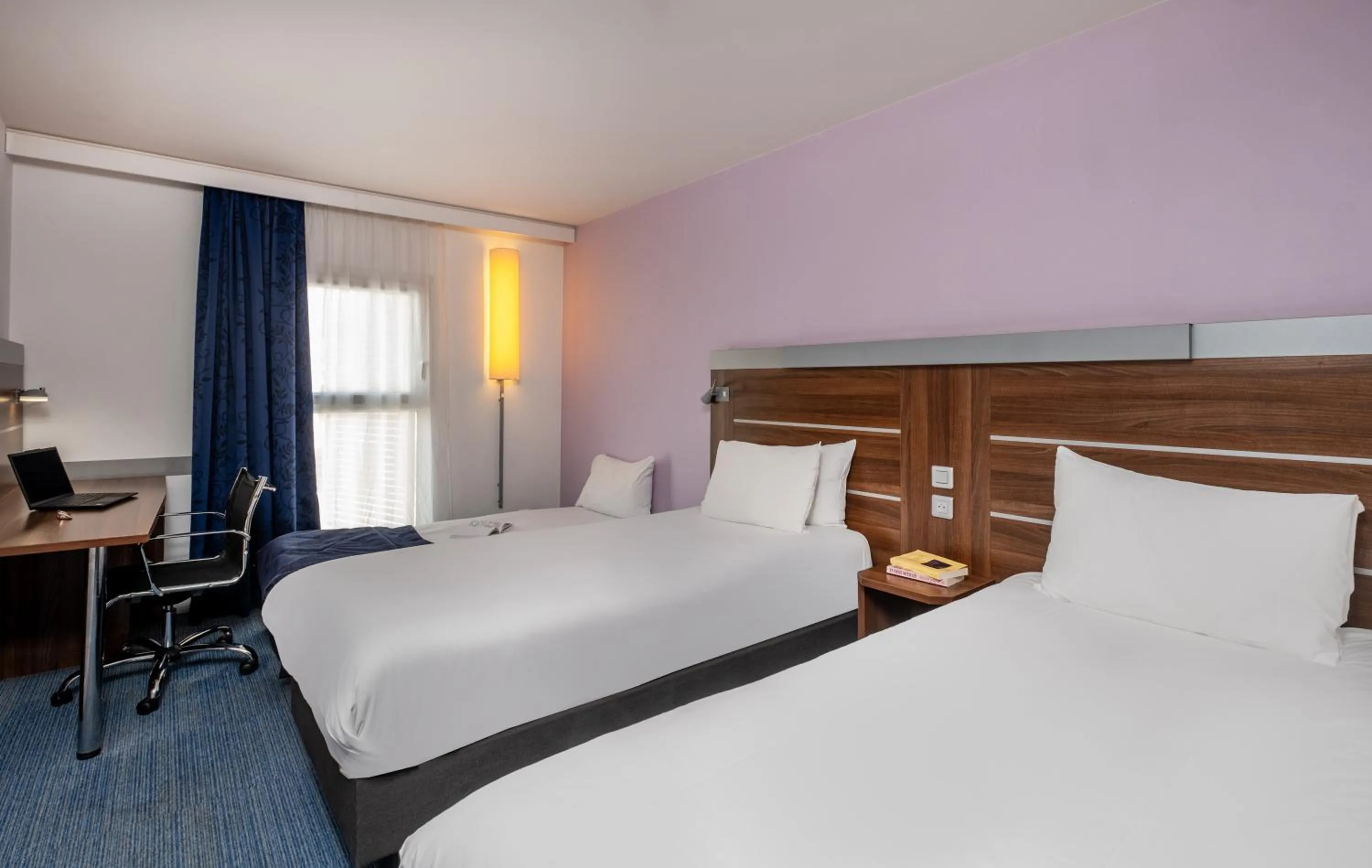 Photo of the whole room, Bed in Hôtel Marseille Centre Gare Saint-Charles