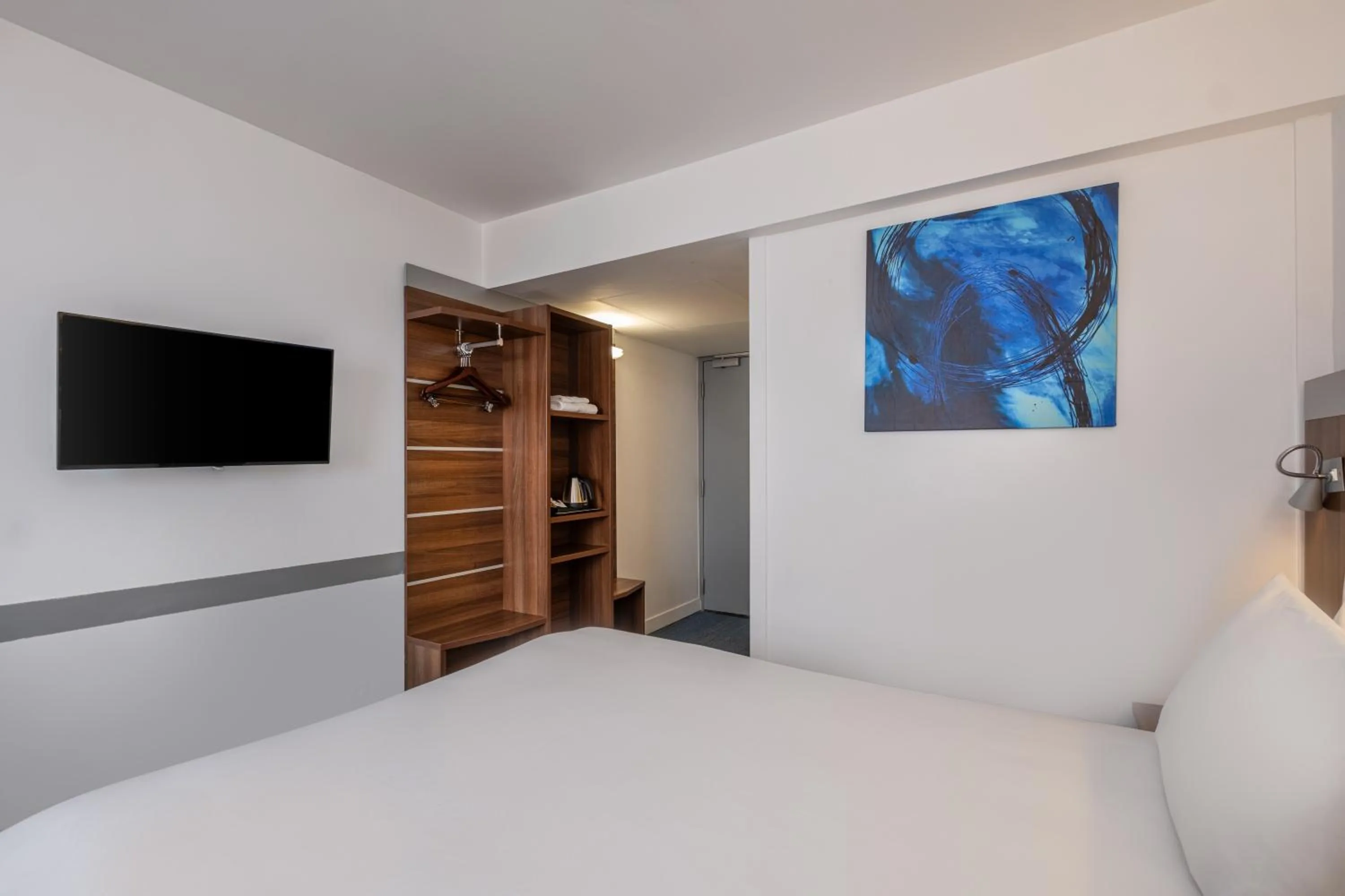 Photo of the whole room, Bed in Hôtel Marseille Centre Gare Saint-Charles