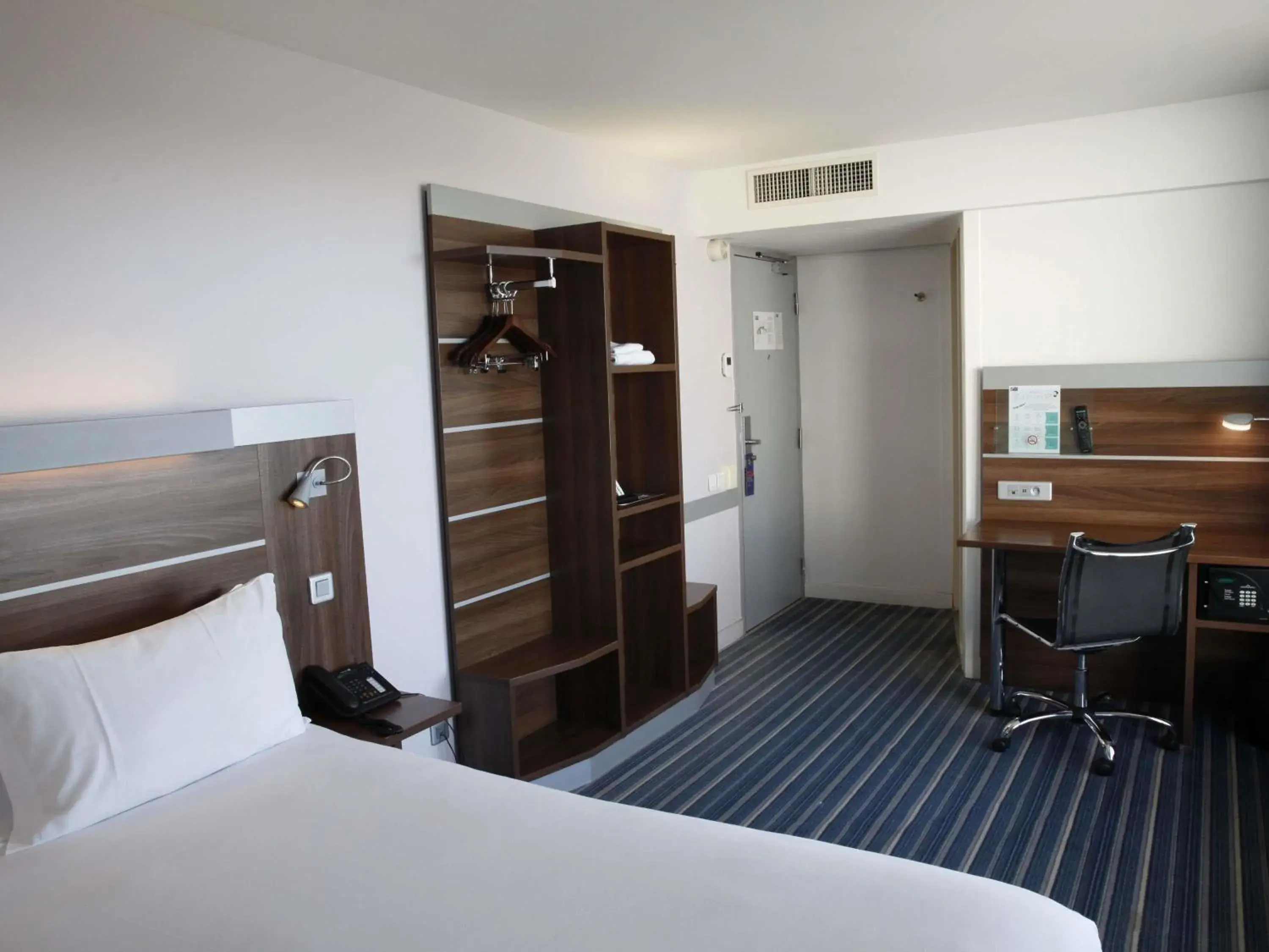 Bedroom, Bed in Hôtel Marseille Centre Gare Saint-Charles Bedroom, Bed in Hôtel Marseille Centre Gare Saint-Charles