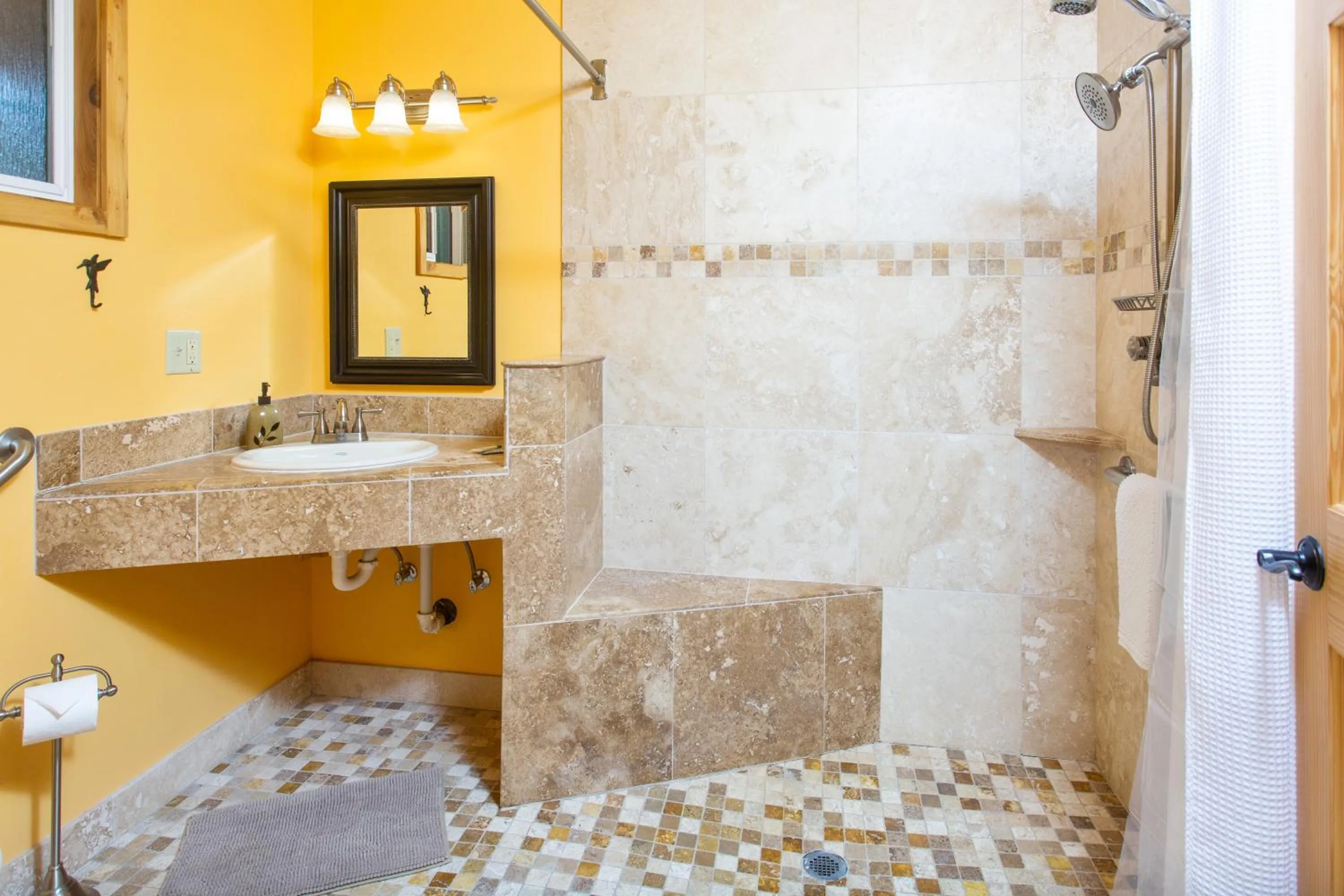 Shower in Steller Inn