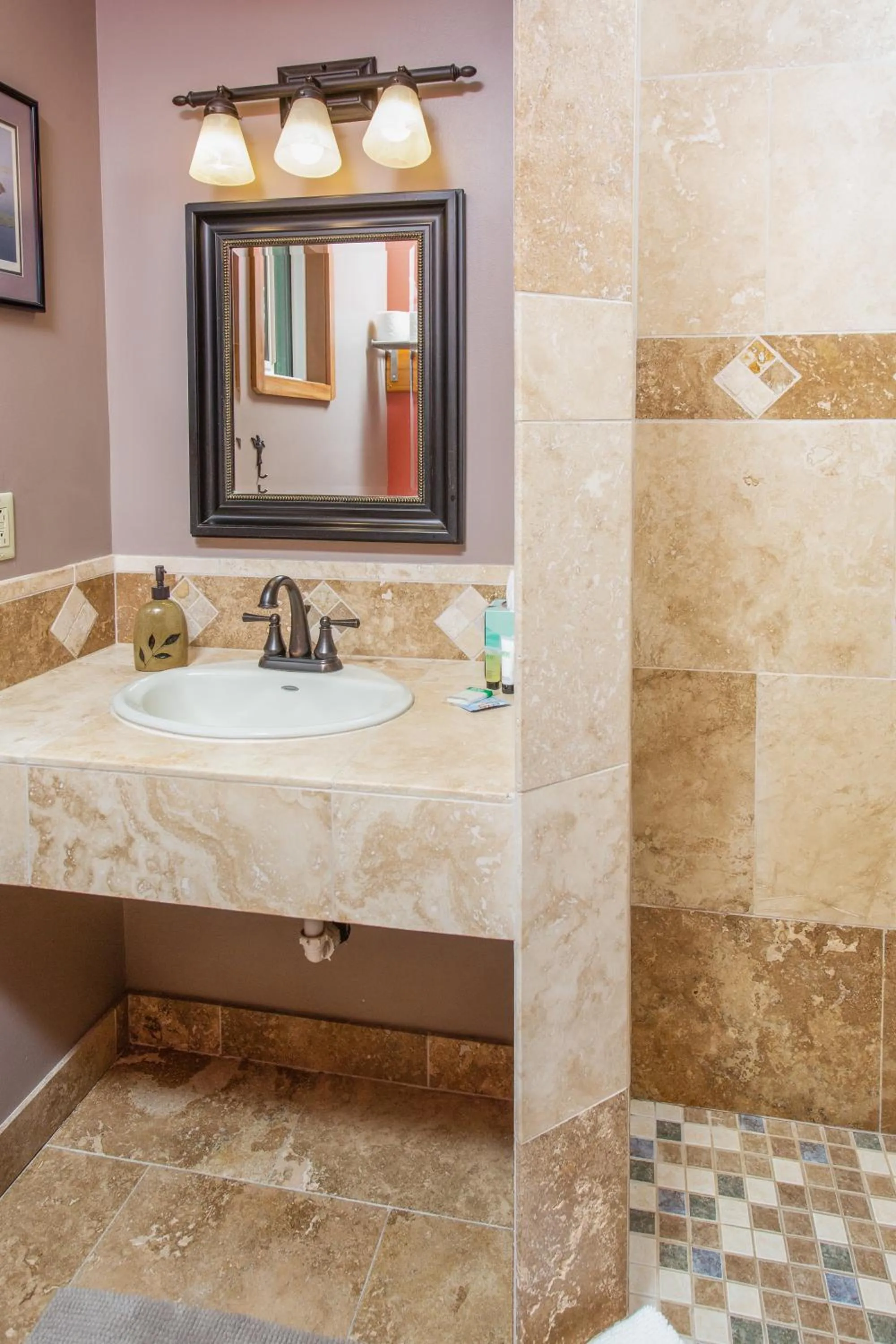 Shower in Steller Inn